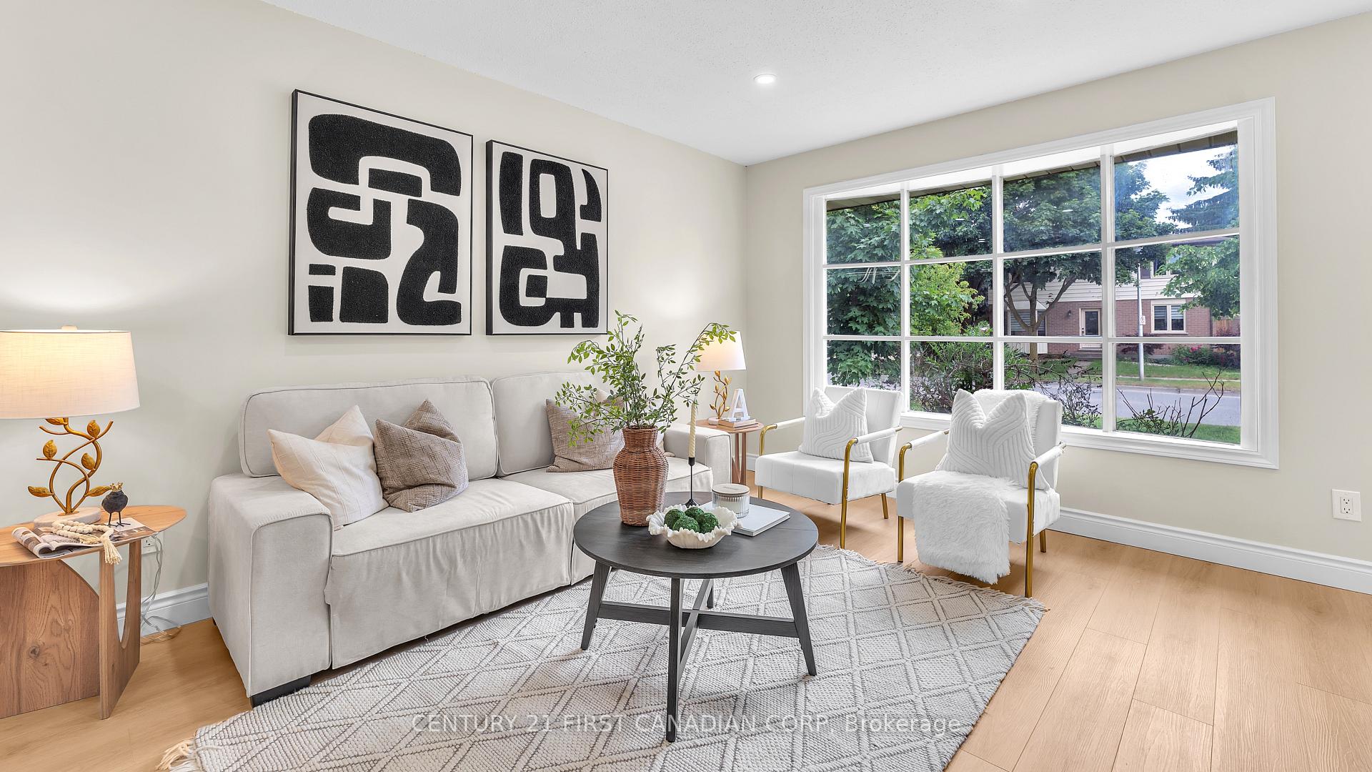 Photo 3 of 167 Carlyle Drive, London, East I — HOMEH