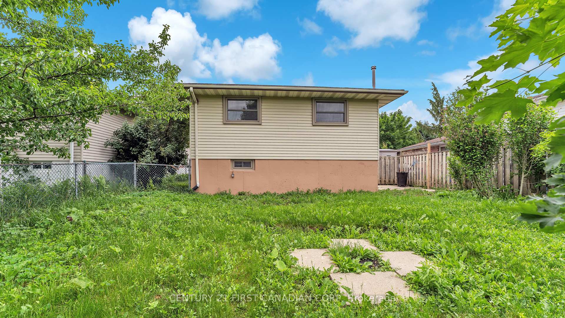 Photo 20 of 167 Carlyle Drive, London, East I — HOMEH