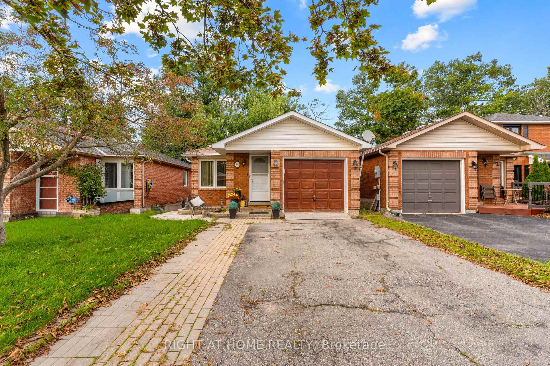 Photo 1 of 44 Ferguson Drive, Barrie, Northwest — HOMEH