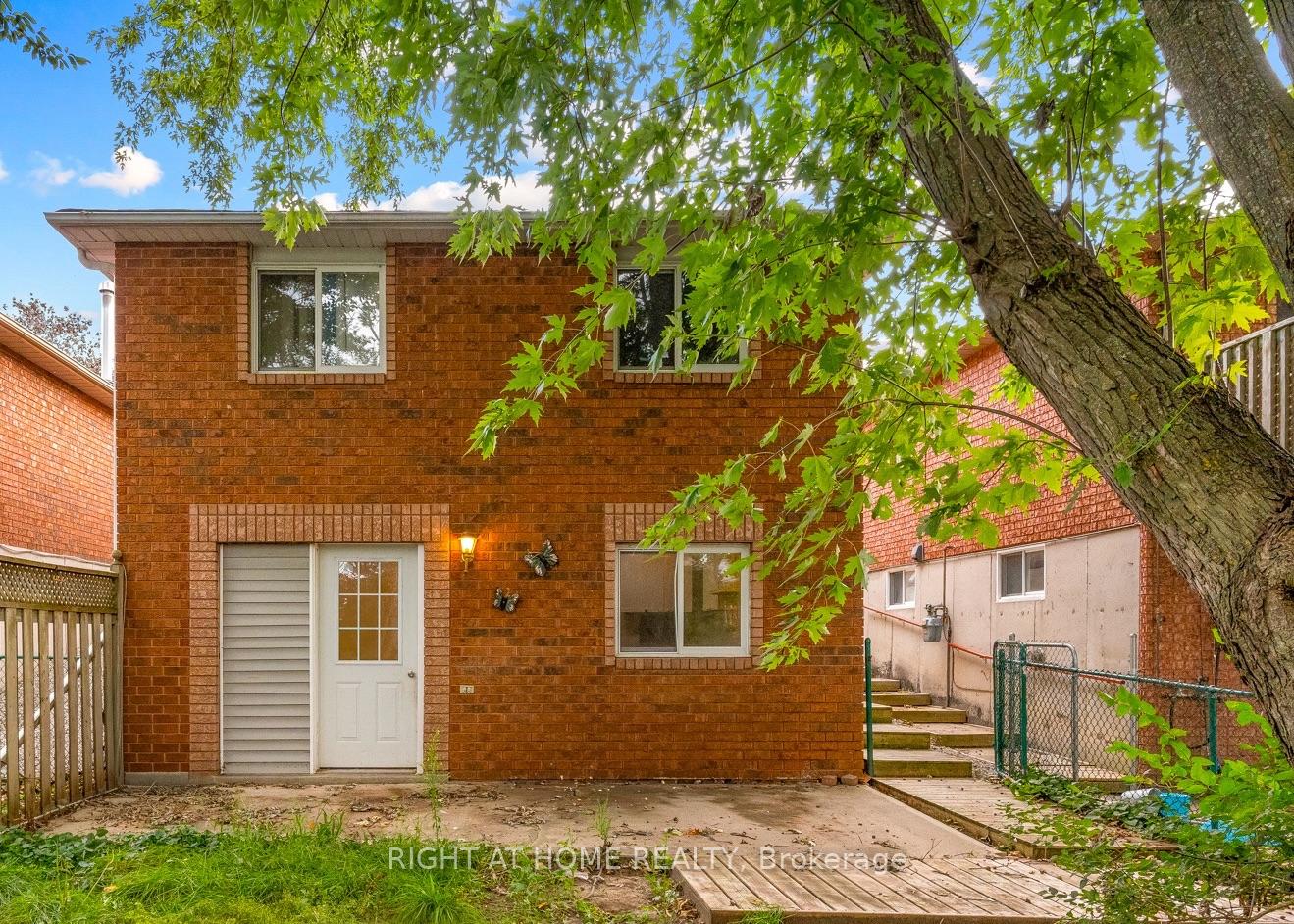 Photo 13 of 44 Ferguson Drive, Barrie, Northwest — HOMEH