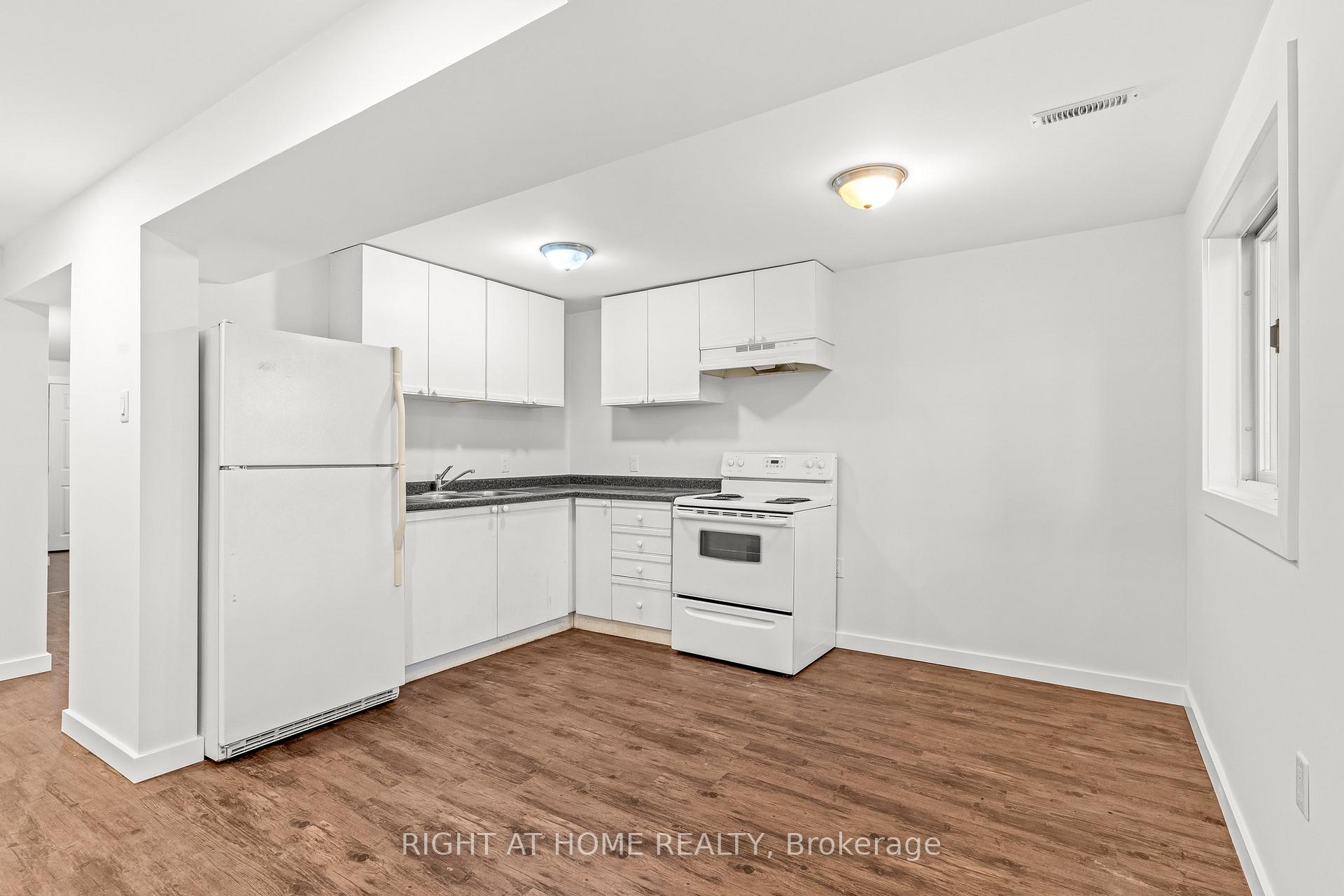 Photo 16 of 44 Ferguson Drive, Barrie, Northwest — HOMEH