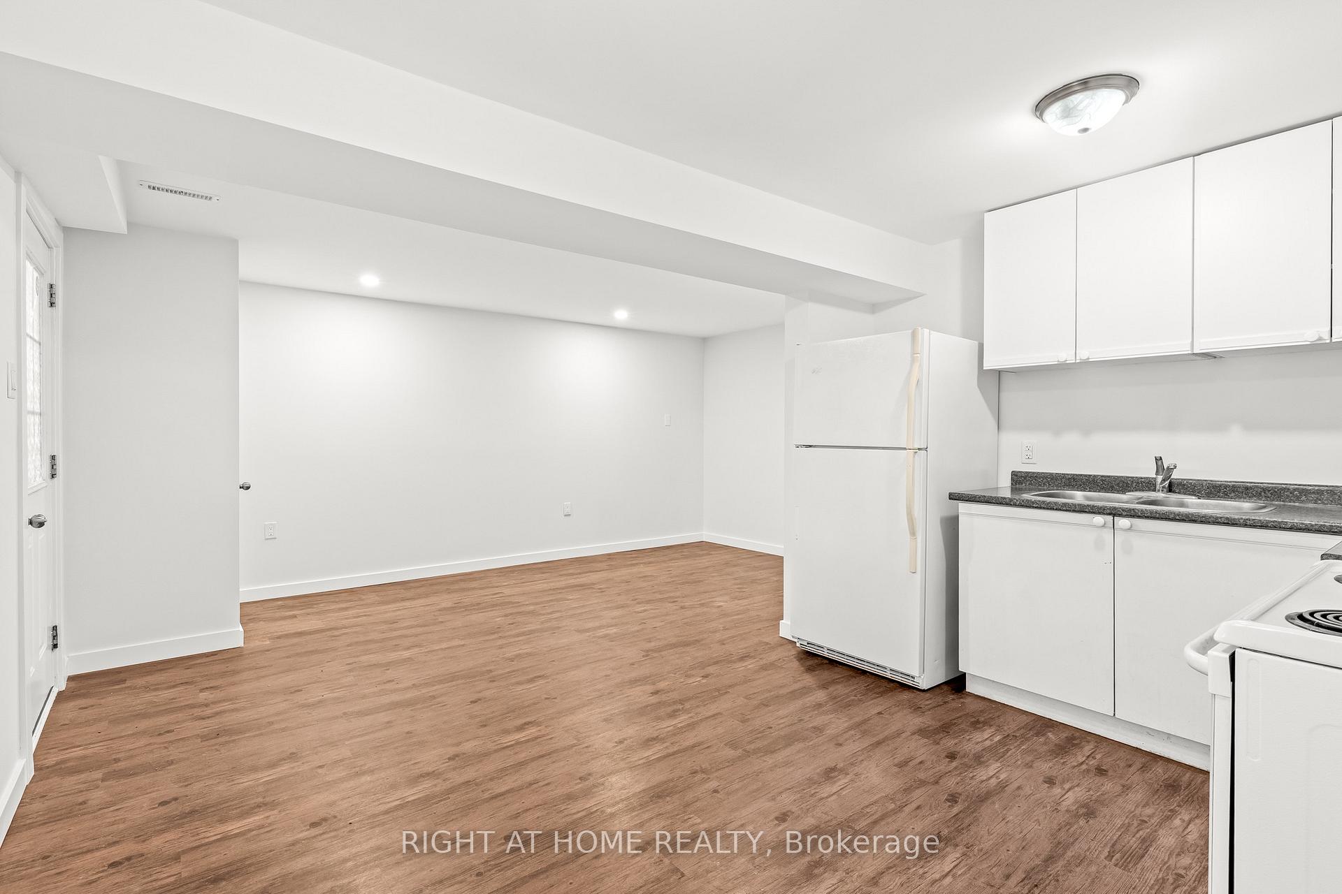 Photo 18 of 44 Ferguson Drive, Barrie, Northwest — HOMEH