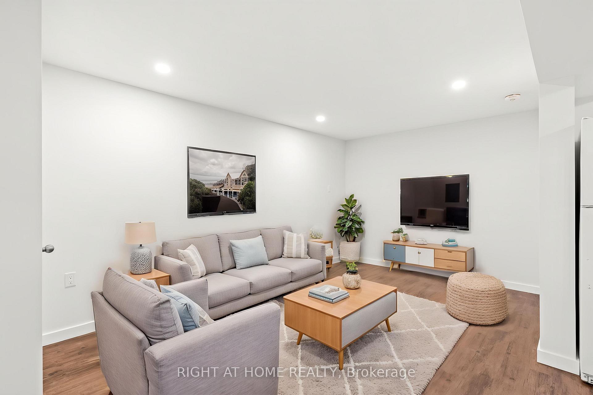 Photo 19 of 44 Ferguson Drive, Barrie, Northwest — HOMEH