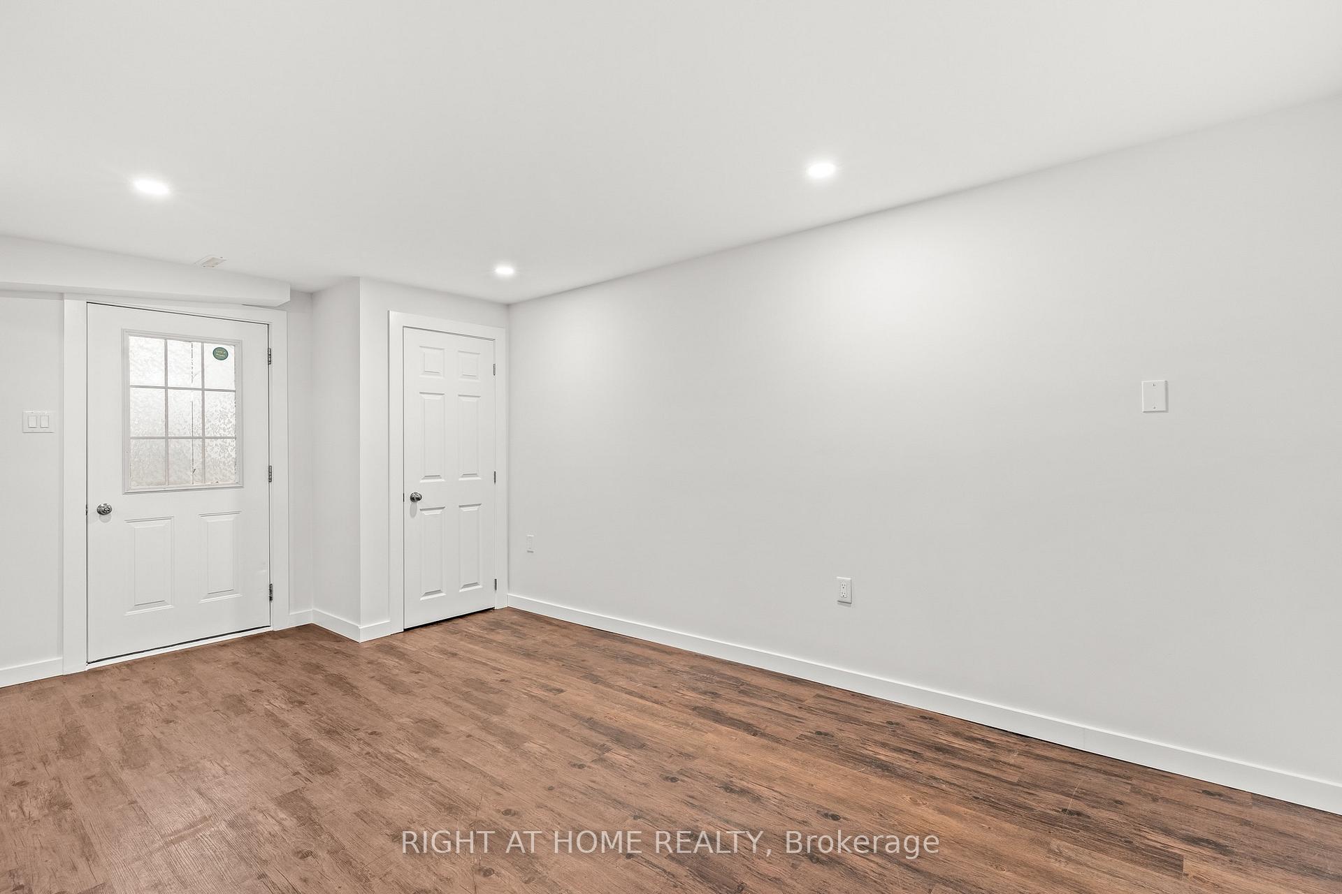 Photo 21 of 44 Ferguson Drive, Barrie, Northwest — HOMEH