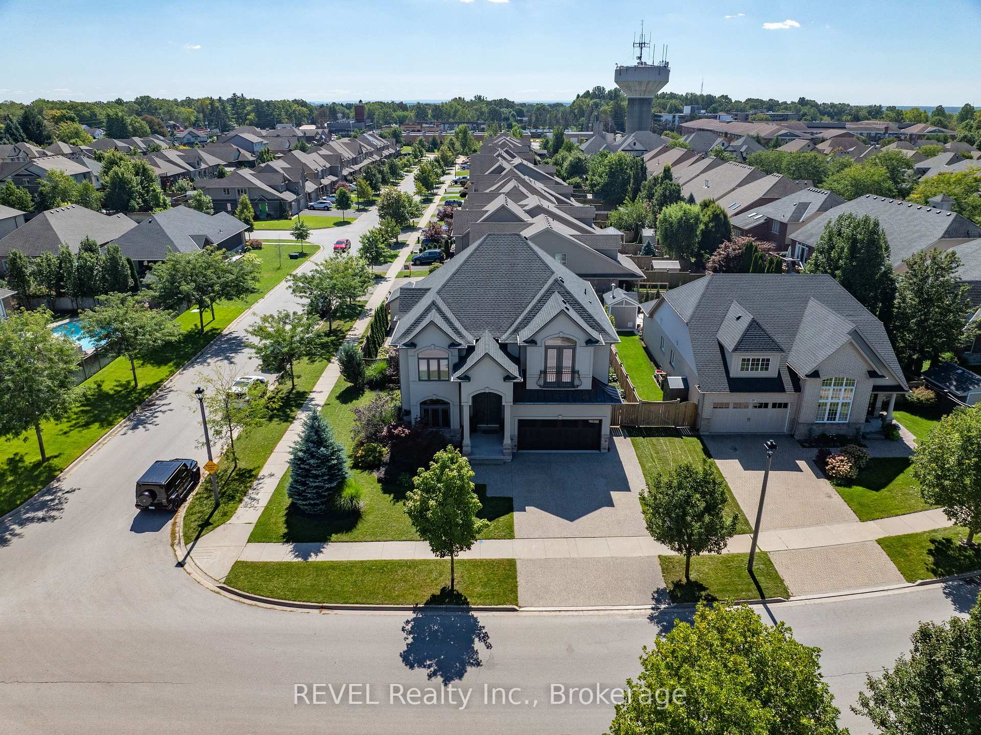 Photo 4 of 24 Brewerton Boulevard, Pelham, Fonthill — HOMEH