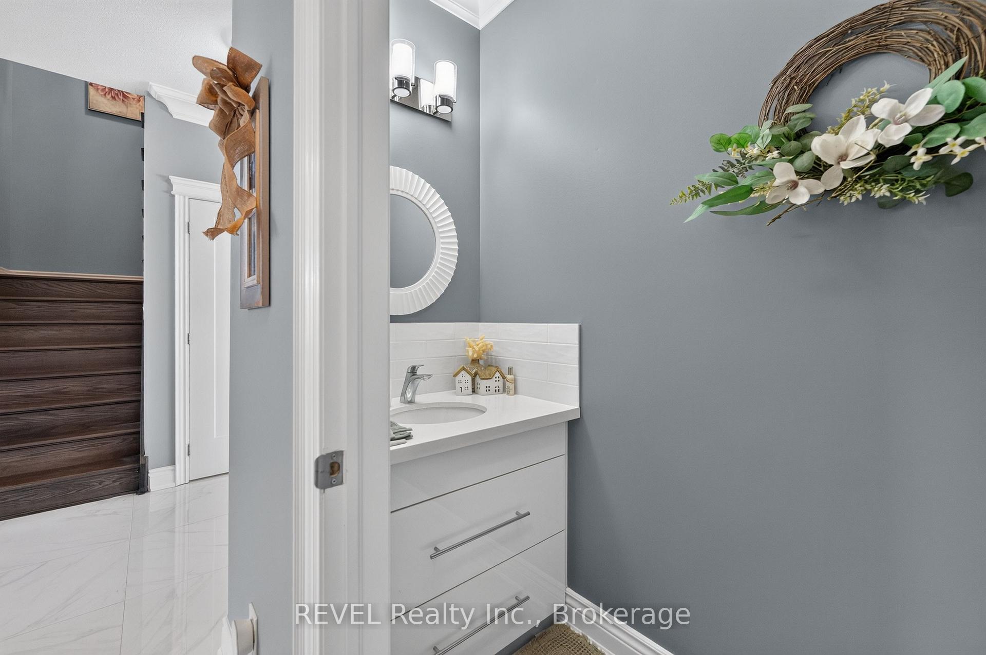 Photo 26 of 24 Brewerton Boulevard, Pelham, Fonthill — HOMEH