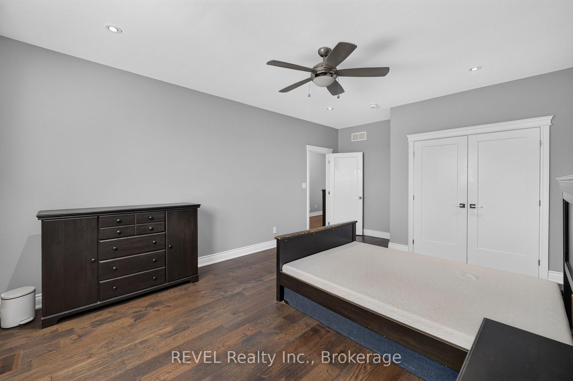 Photo 32 of 24 Brewerton Boulevard, Pelham, Fonthill — HOMEH