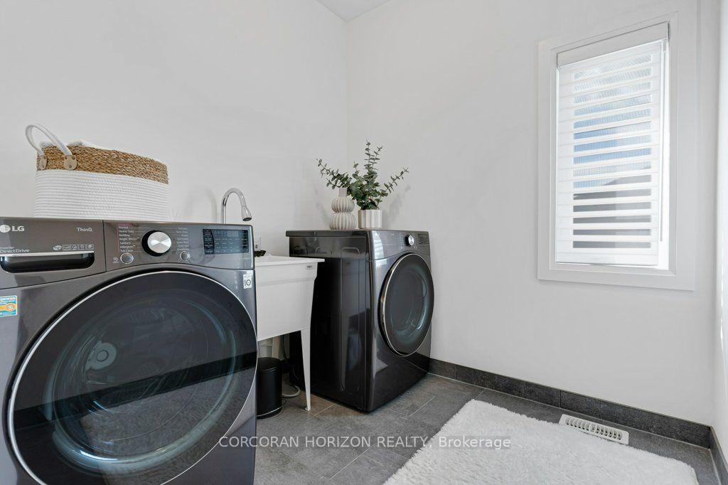 Photo 40 of 211 Ambrous Crescent, Guelph, Kortright East — HOMEH