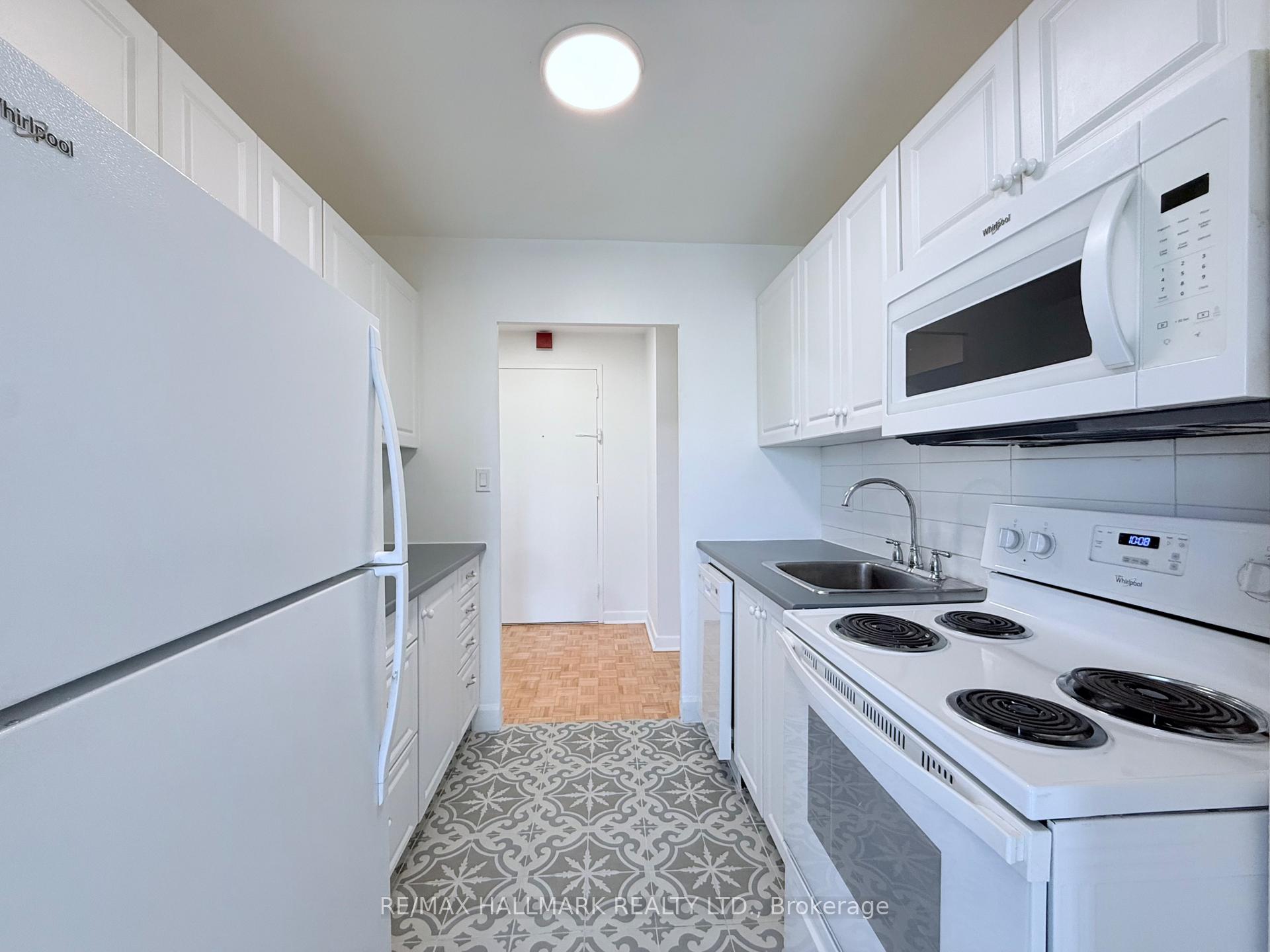 Photo 5 of Unit 403, 30 Upper Canada Drive, North York, St. Andrew-Windfields — HOMEH