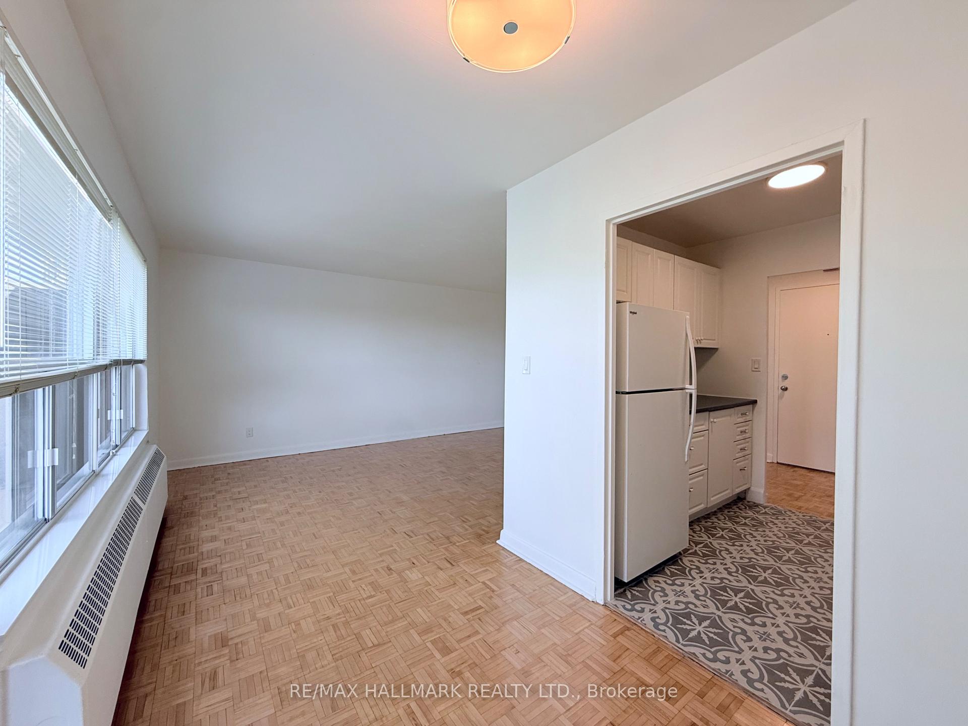 Photo 6 of Unit 403, 30 Upper Canada Drive, North York, St. Andrew-Windfields — HOMEH