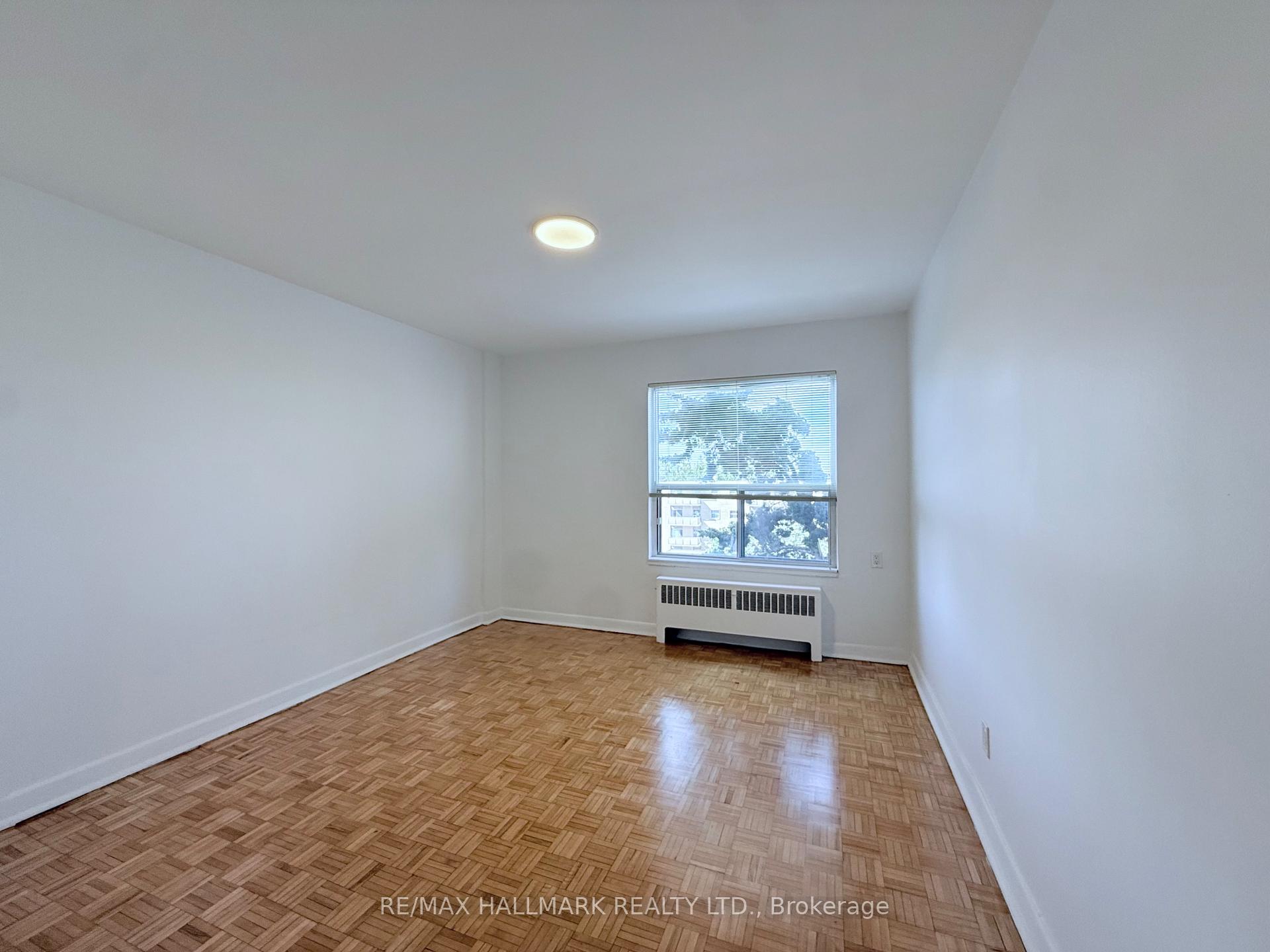 Photo 10 of Unit 403, 30 Upper Canada Drive, North York, St. Andrew-Windfields — HOMEH