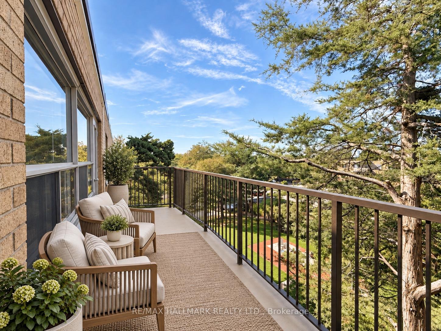 Photo 11 of Unit 403, 30 Upper Canada Drive, North York, St. Andrew-Windfields — HOMEH