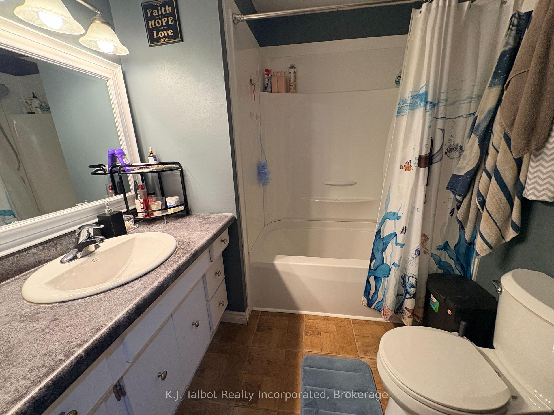 Photo 4 of 24 Maclellan Drive, Huron East, Tuckersmith — HOMEH
