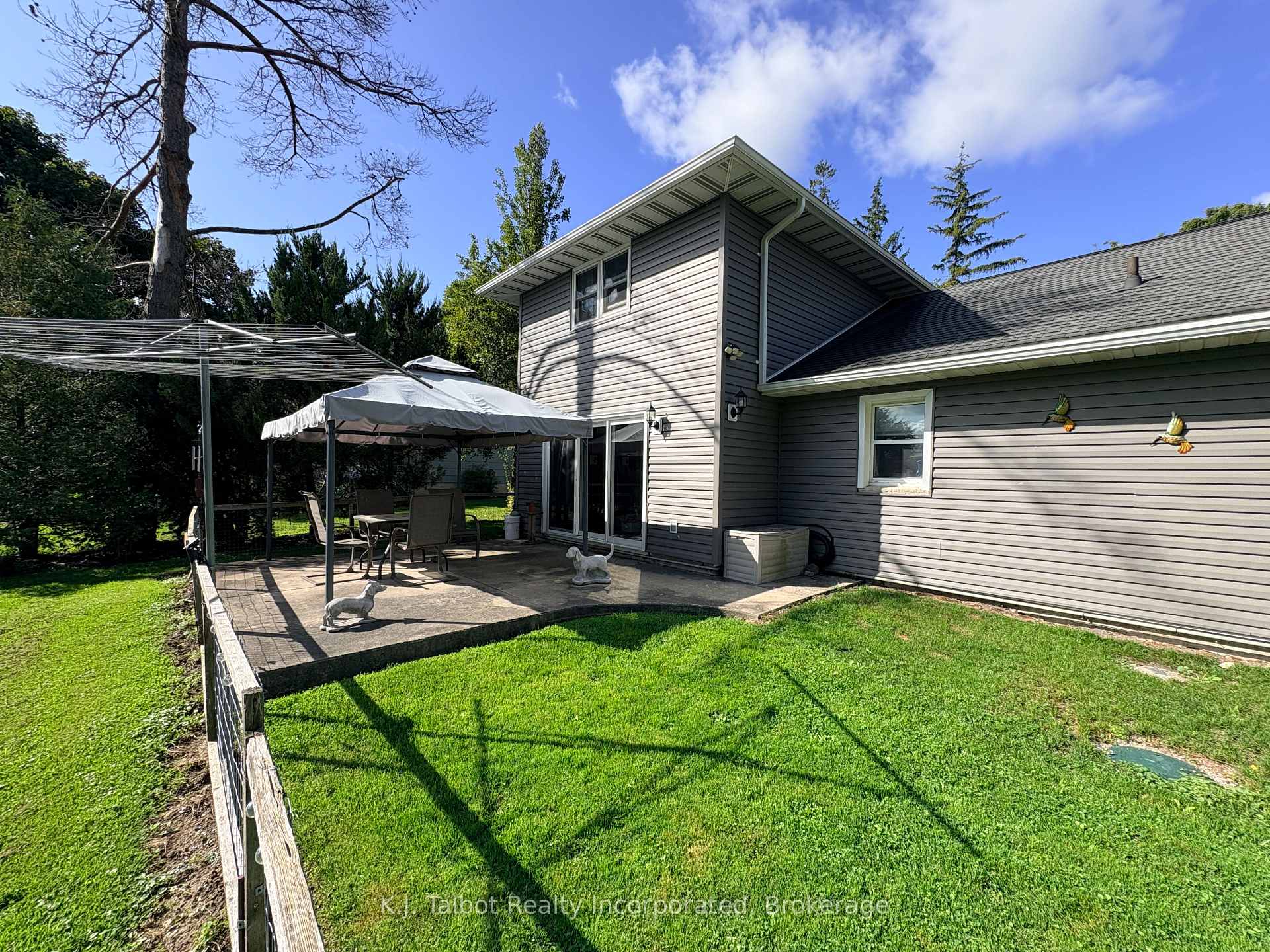 Photo 22 of 24 Maclellan Drive, Huron East, Tuckersmith — HOMEH