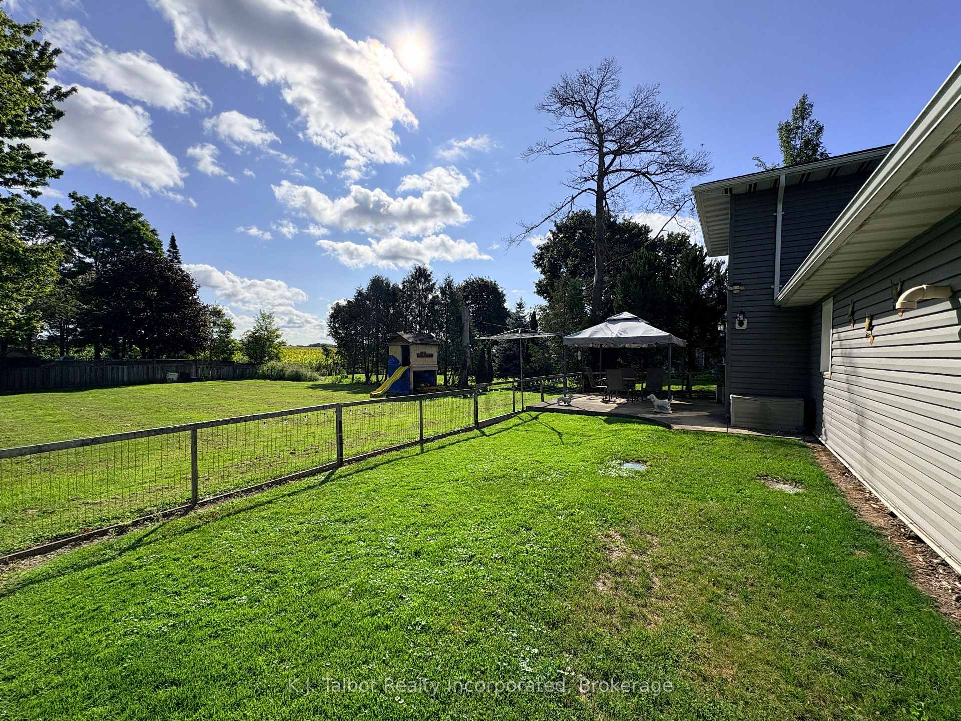 Photo 23 of 24 Maclellan Drive, Huron East, Tuckersmith — HOMEH