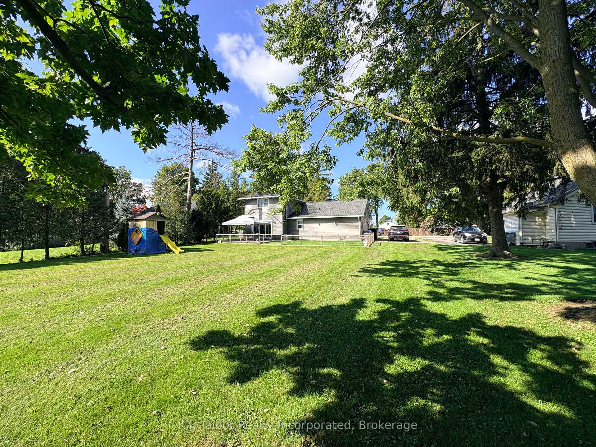 Photo 25 of 24 Maclellan Drive, Huron East, Tuckersmith — HOMEH