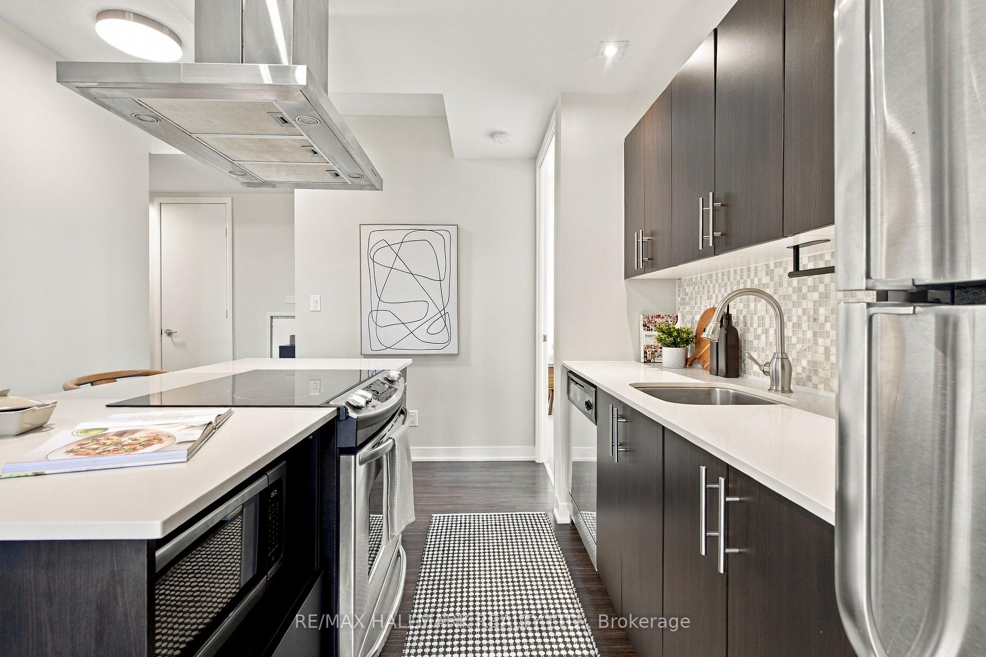 Photo 11 of Unit 824, 165 Legion Road N, Etobicoke, Mimico — HOMEH