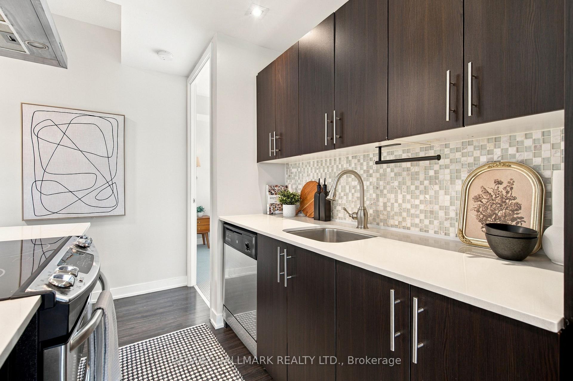 Photo 12 of Unit 824, 165 Legion Road N, Etobicoke, Mimico — HOMEH