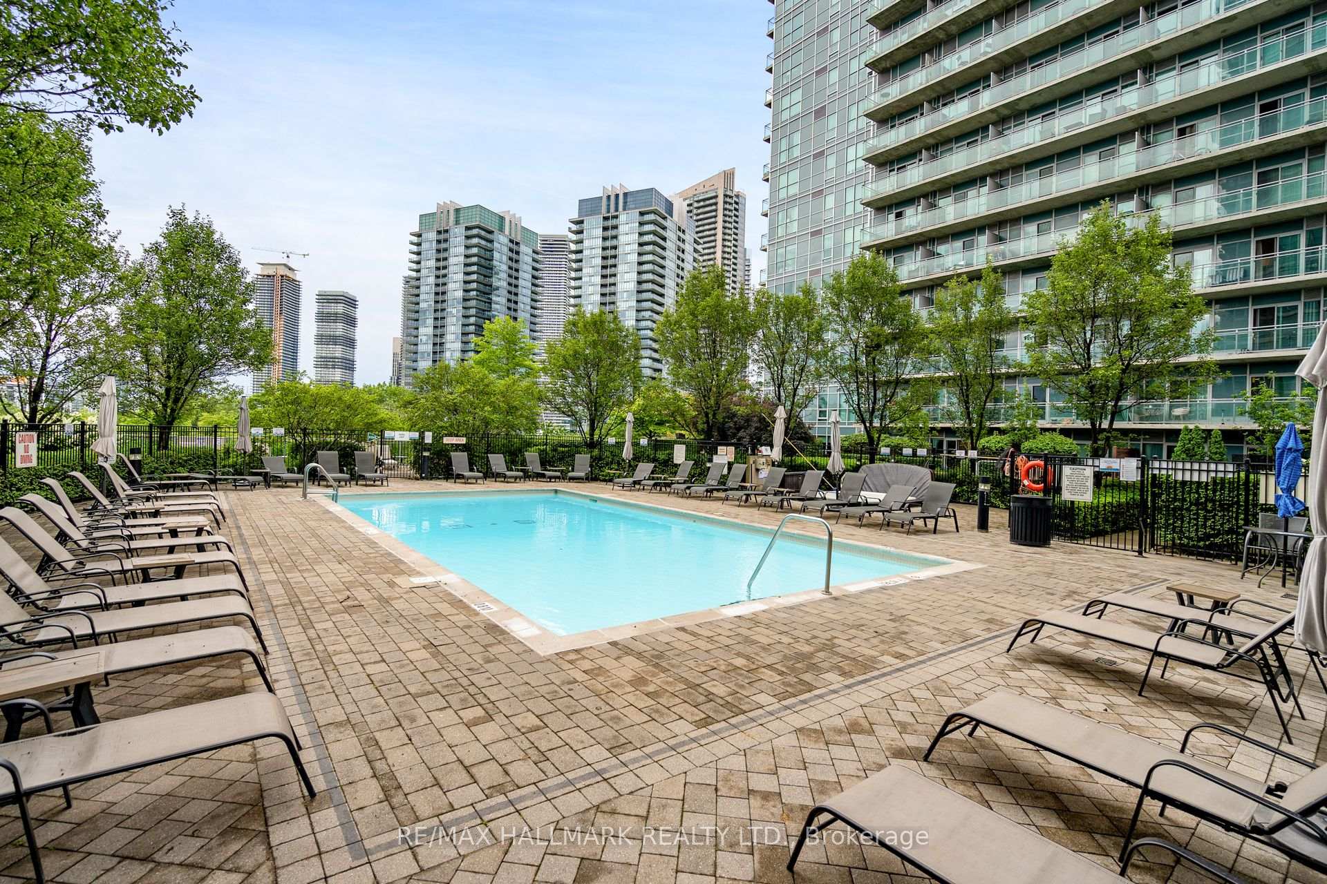Photo 42 of Unit 824, 165 Legion Road N, Etobicoke, Mimico — HOMEH