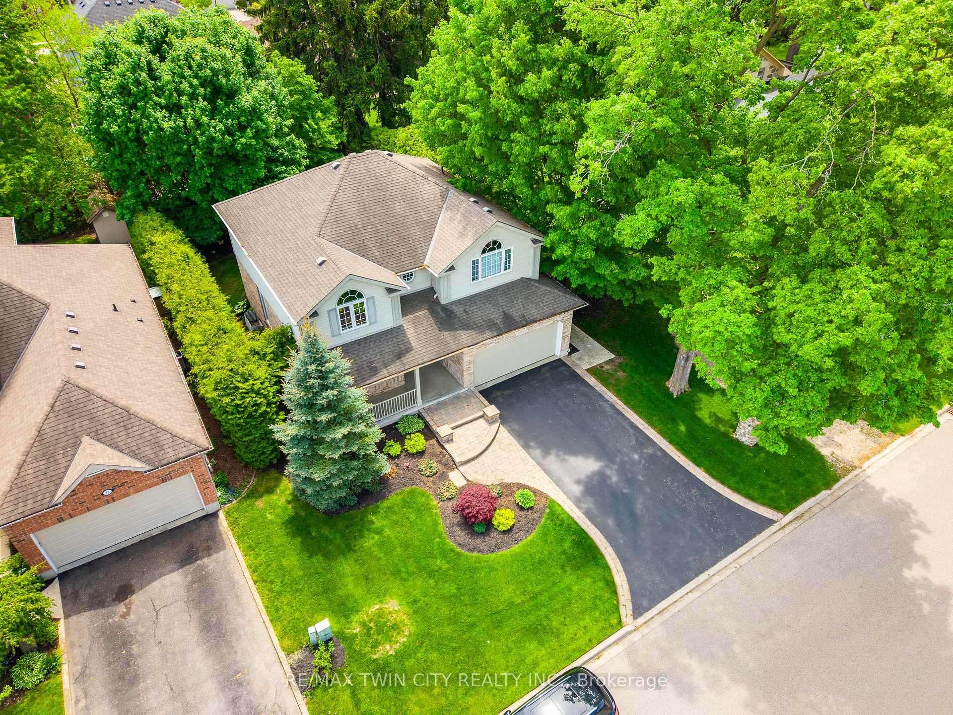 Photo 2 of 15 Carolinian Lane, Cambridge, St. Andrews Estates — HOMEH
