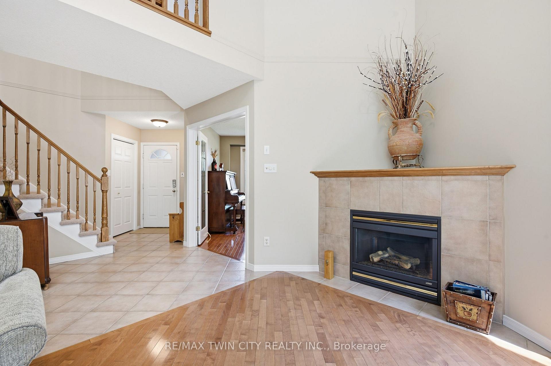 Photo 11 of 15 Carolinian Lane, Cambridge, St. Andrews Estates — HOMEH