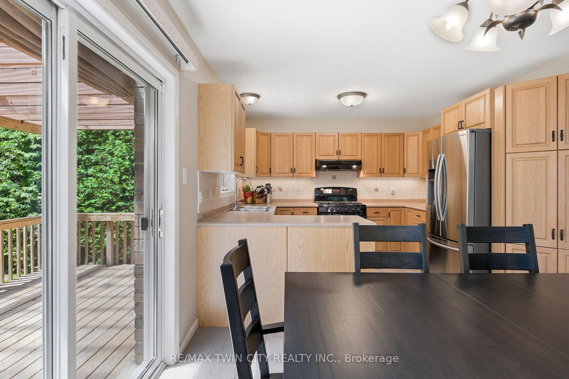 Photo 14 of 15 Carolinian Lane, Cambridge, St. Andrews Estates — HOMEH