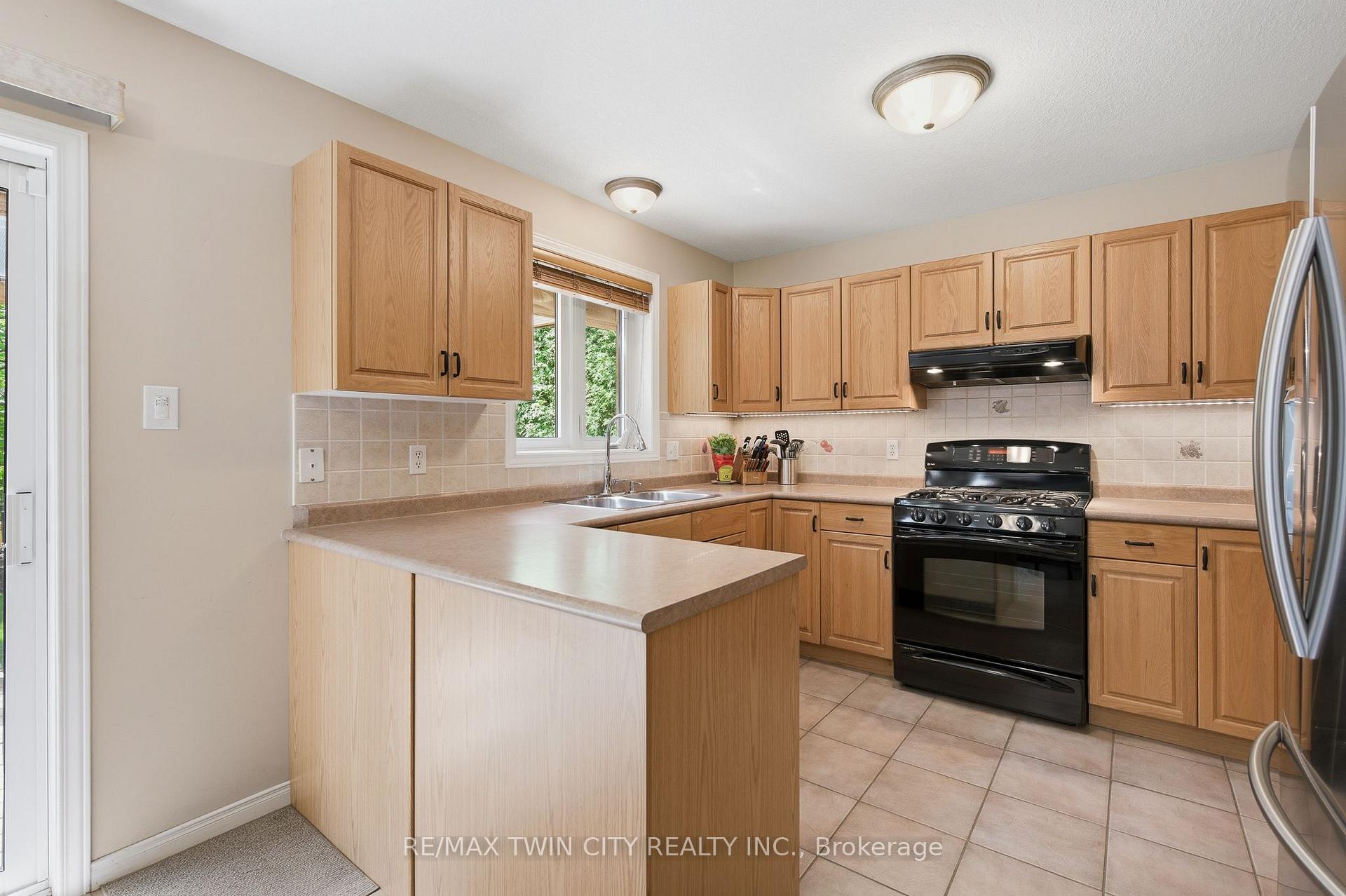 Photo 15 of 15 Carolinian Lane, Cambridge, St. Andrews Estates — HOMEH