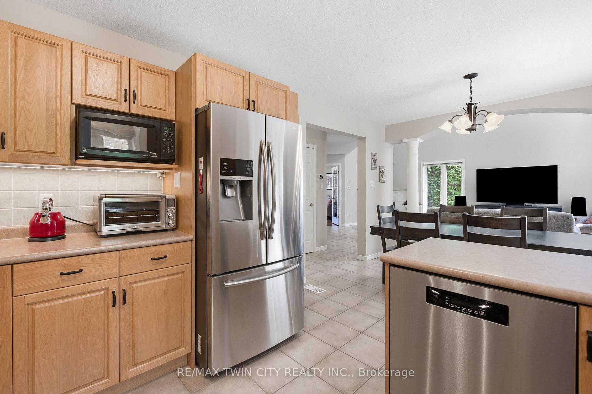 Photo 18 of 15 Carolinian Lane, Cambridge, St. Andrews Estates — HOMEH