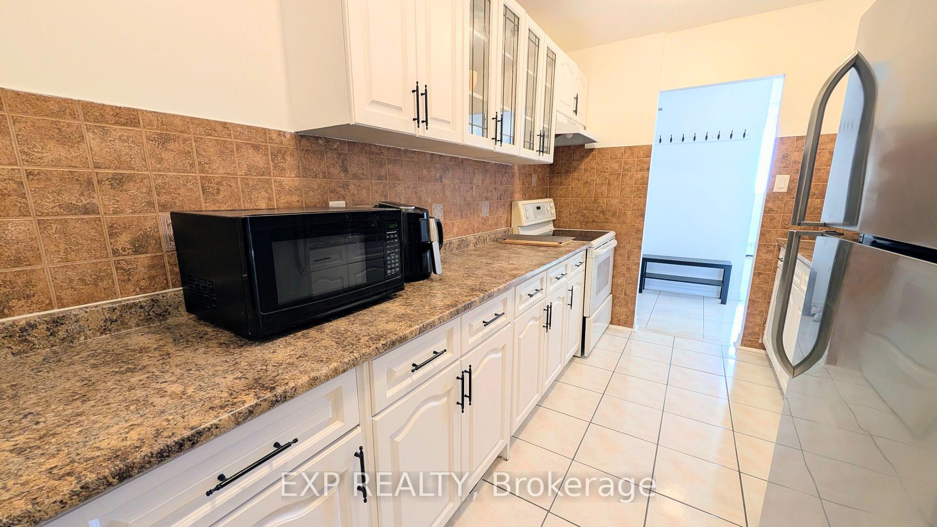 Photo 11 of Unit 1813, 320 Dixon Road, Etobicoke, Kingsview Village-The Westway — HOMEH