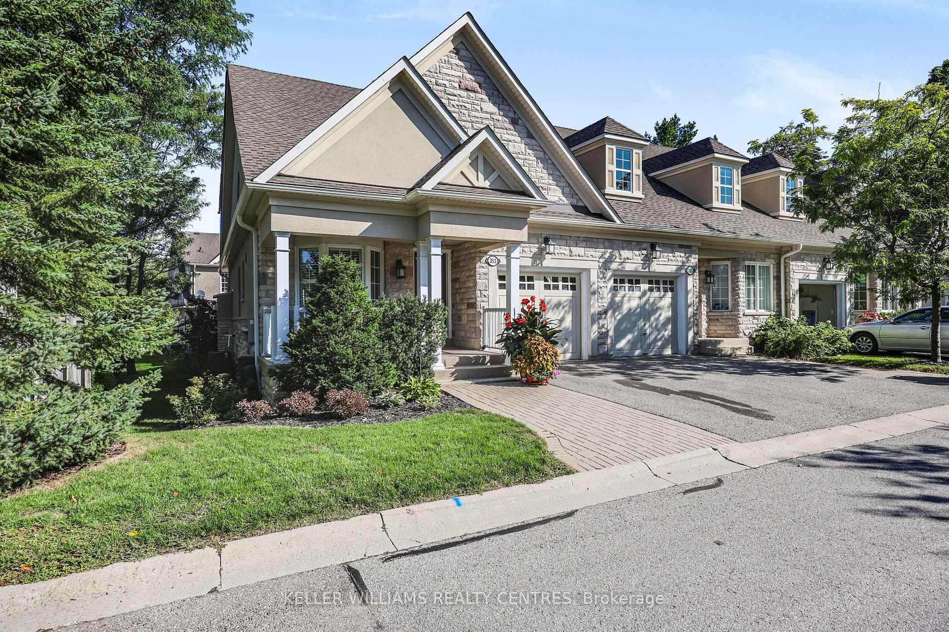 Photo 2 of Unit 10, 353 Terry Carter Crescent, Newmarket, Gorham-College Manor — HOMEH