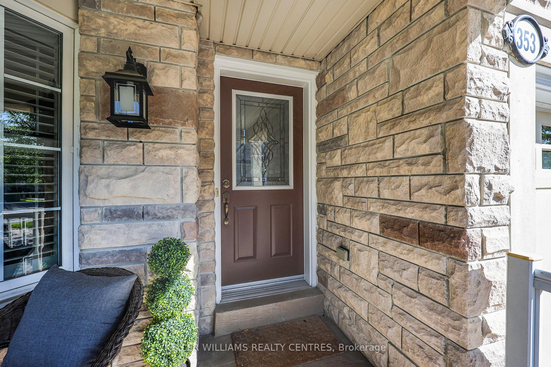 Photo 5 of Unit 10, 353 Terry Carter Crescent, Newmarket, Gorham-College Manor — HOMEH