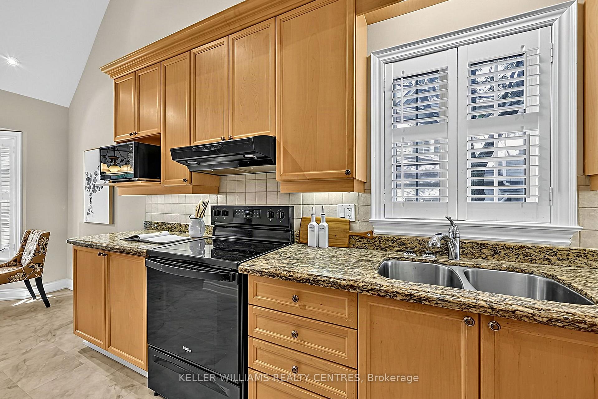 Photo 15 of Unit 10, 353 Terry Carter Crescent, Newmarket, Gorham-College Manor — HOMEH