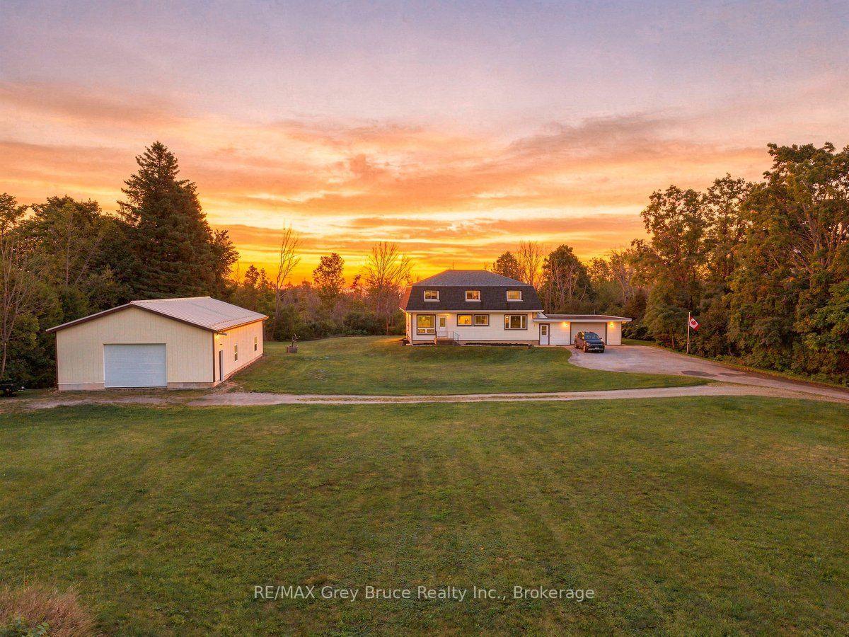 Photo of 31906 grey 1 Road