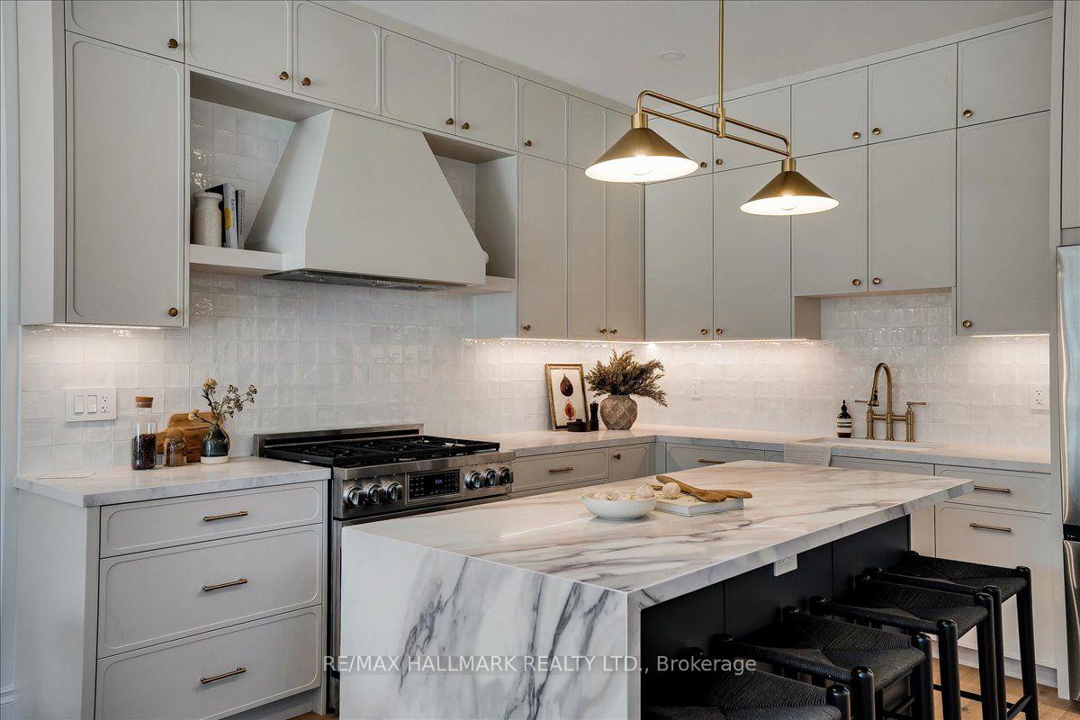 Photo 10 of 25 Bowden Street, Toronto, North Riverdale — HOMEH