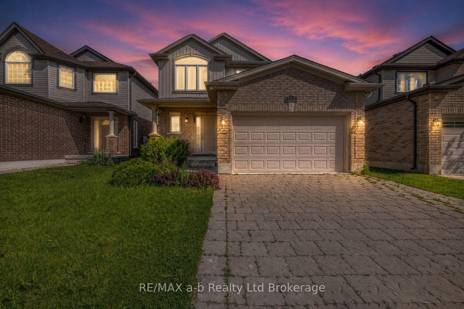 Photo 2 of 712 Blackacres Boulevard, London, North E — HOMEH