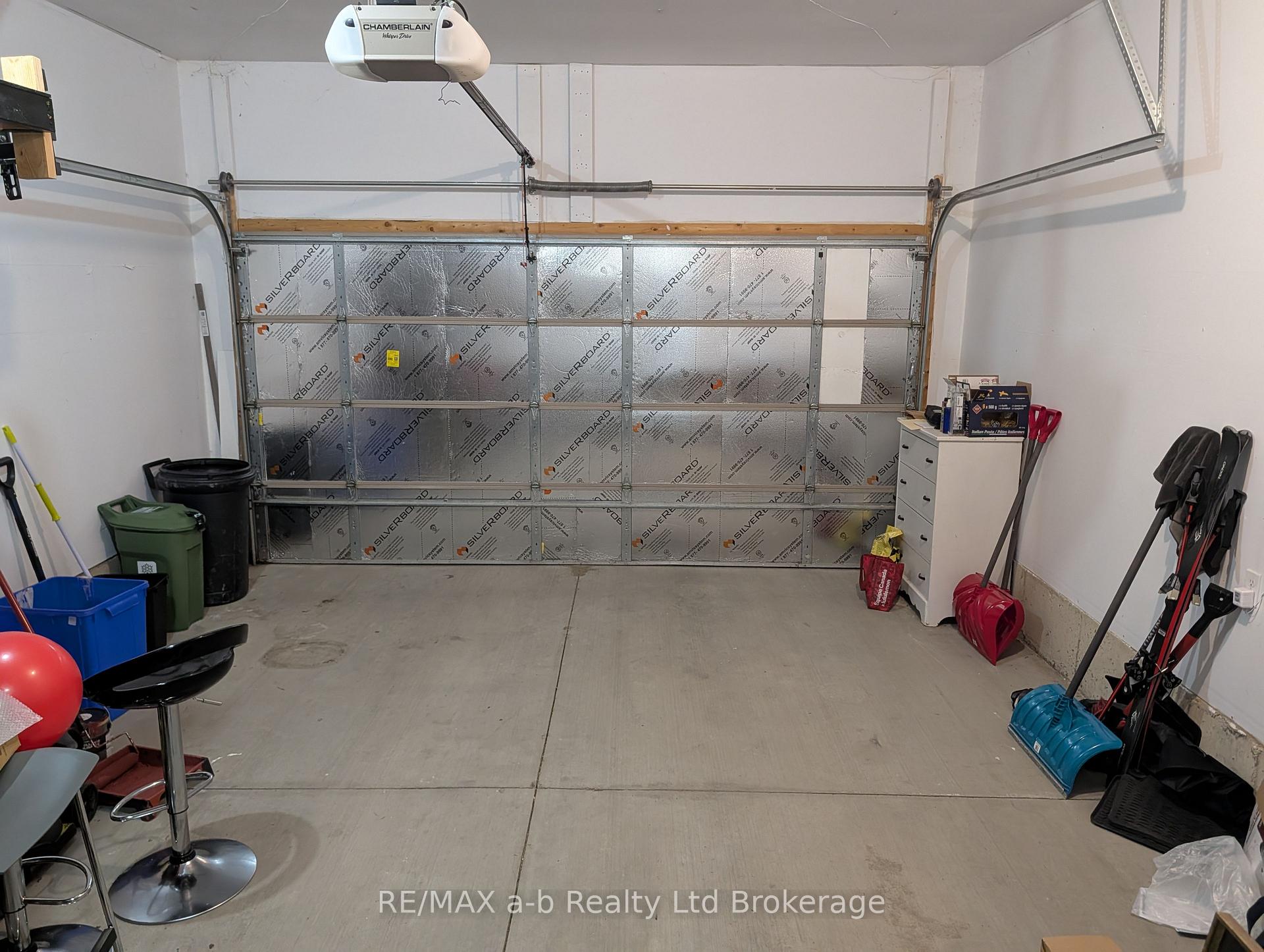 Photo 18 of 712 Blackacres Boulevard, London, North E — HOMEH