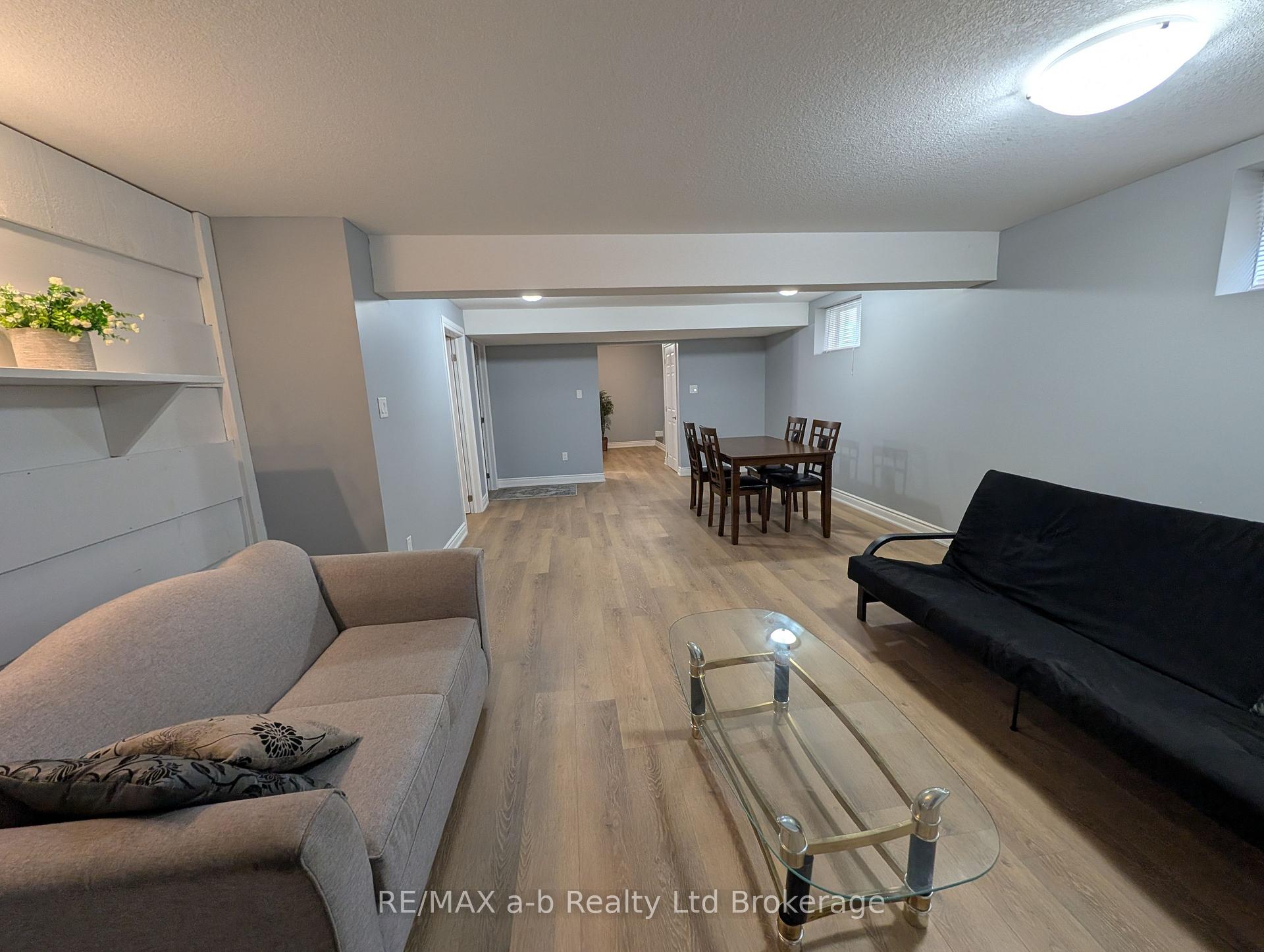 Photo 32 of 712 Blackacres Boulevard, London, North E — HOMEH