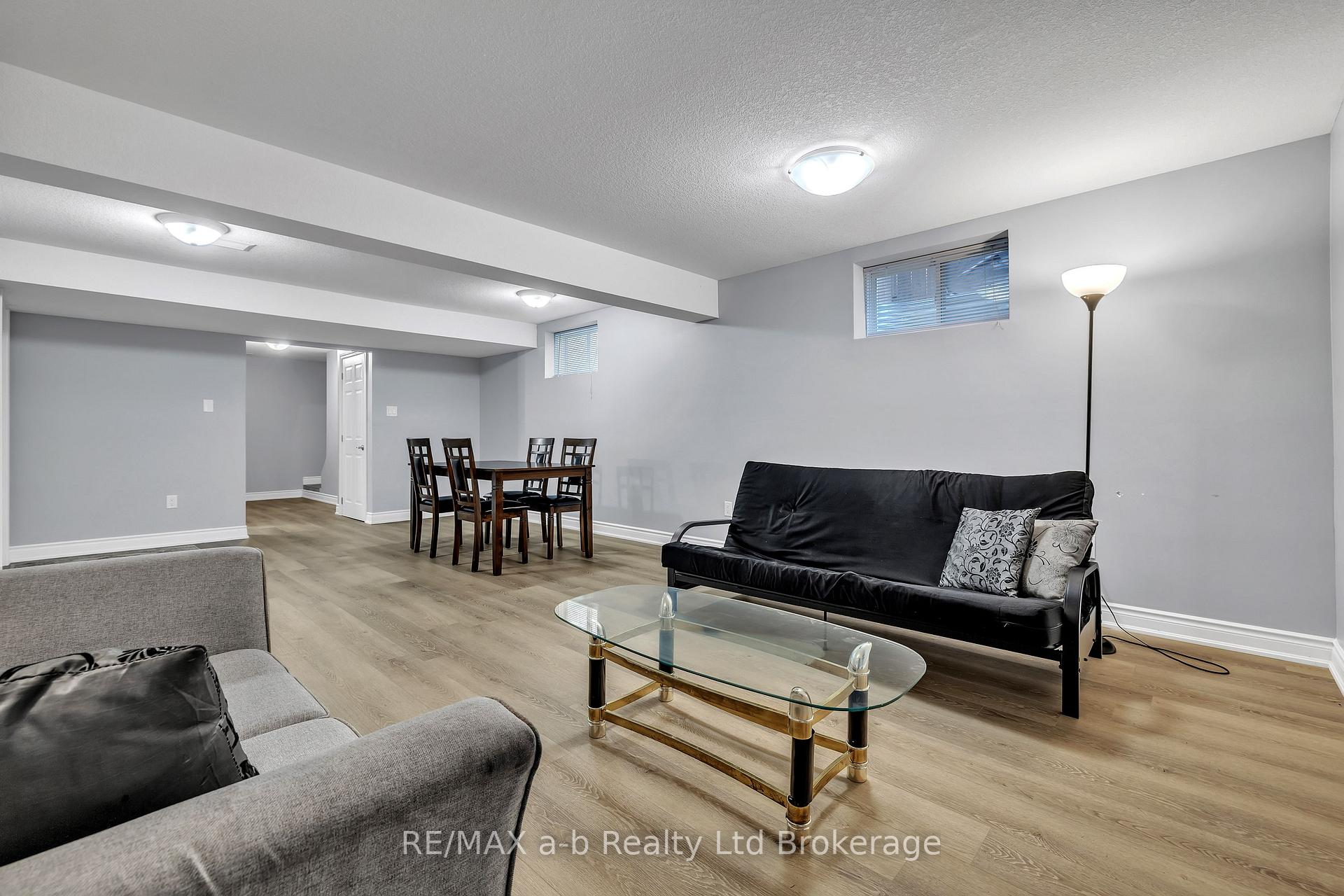 Photo 33 of 712 Blackacres Boulevard, London, North E — HOMEH