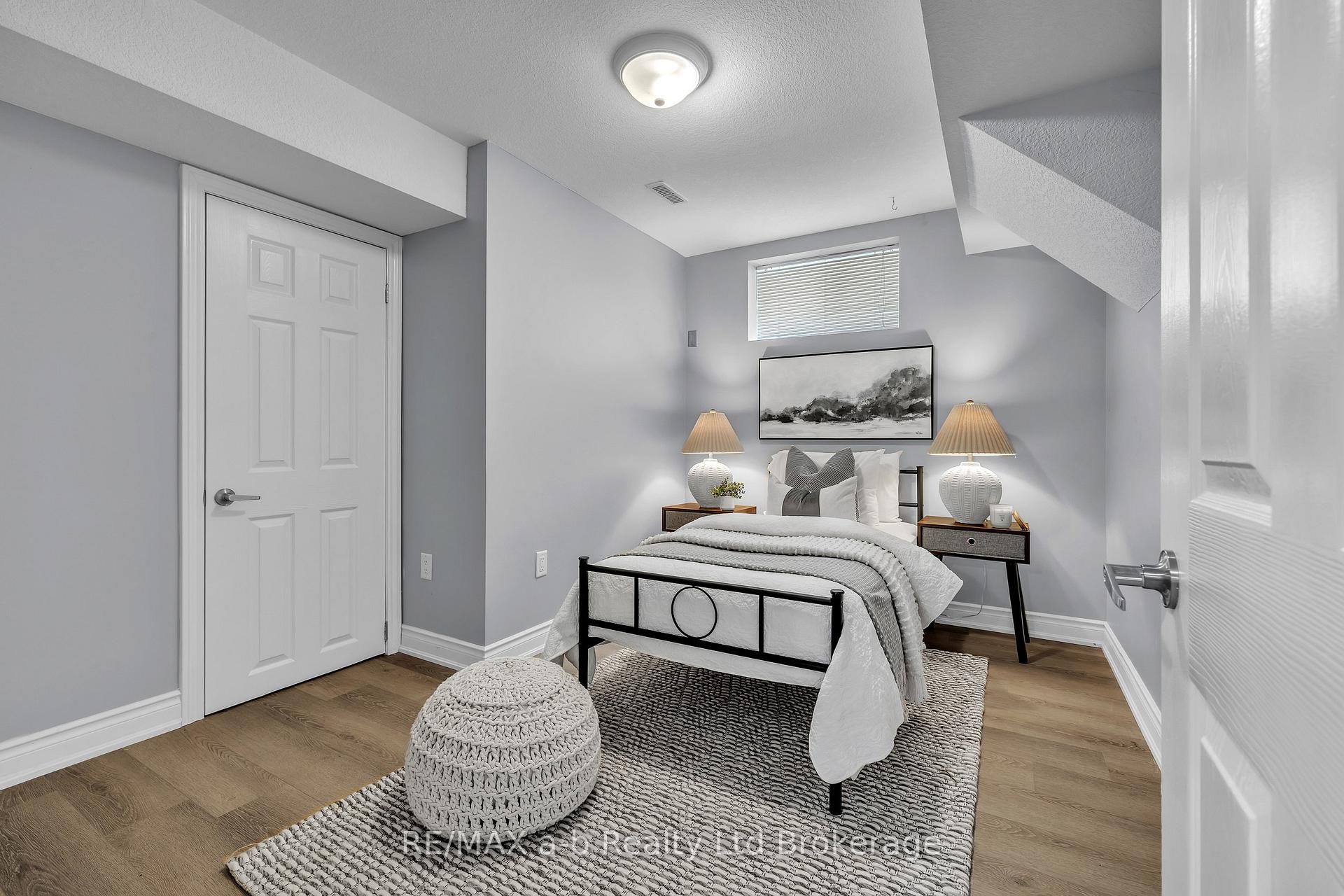 Photo 34 of 712 Blackacres Boulevard, London, North E — HOMEH