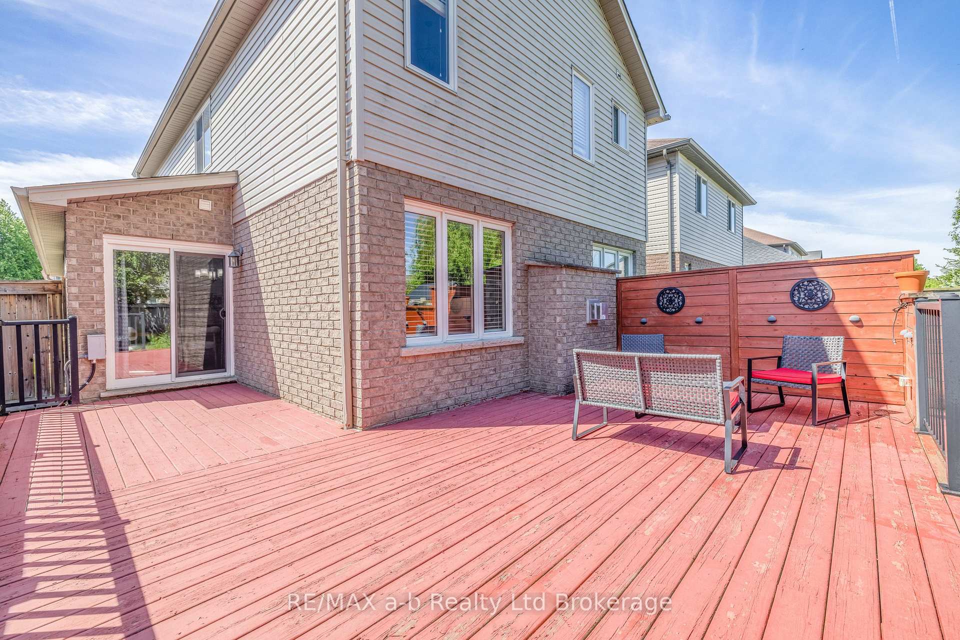 Photo 39 of 712 Blackacres Boulevard, London, North E — HOMEH