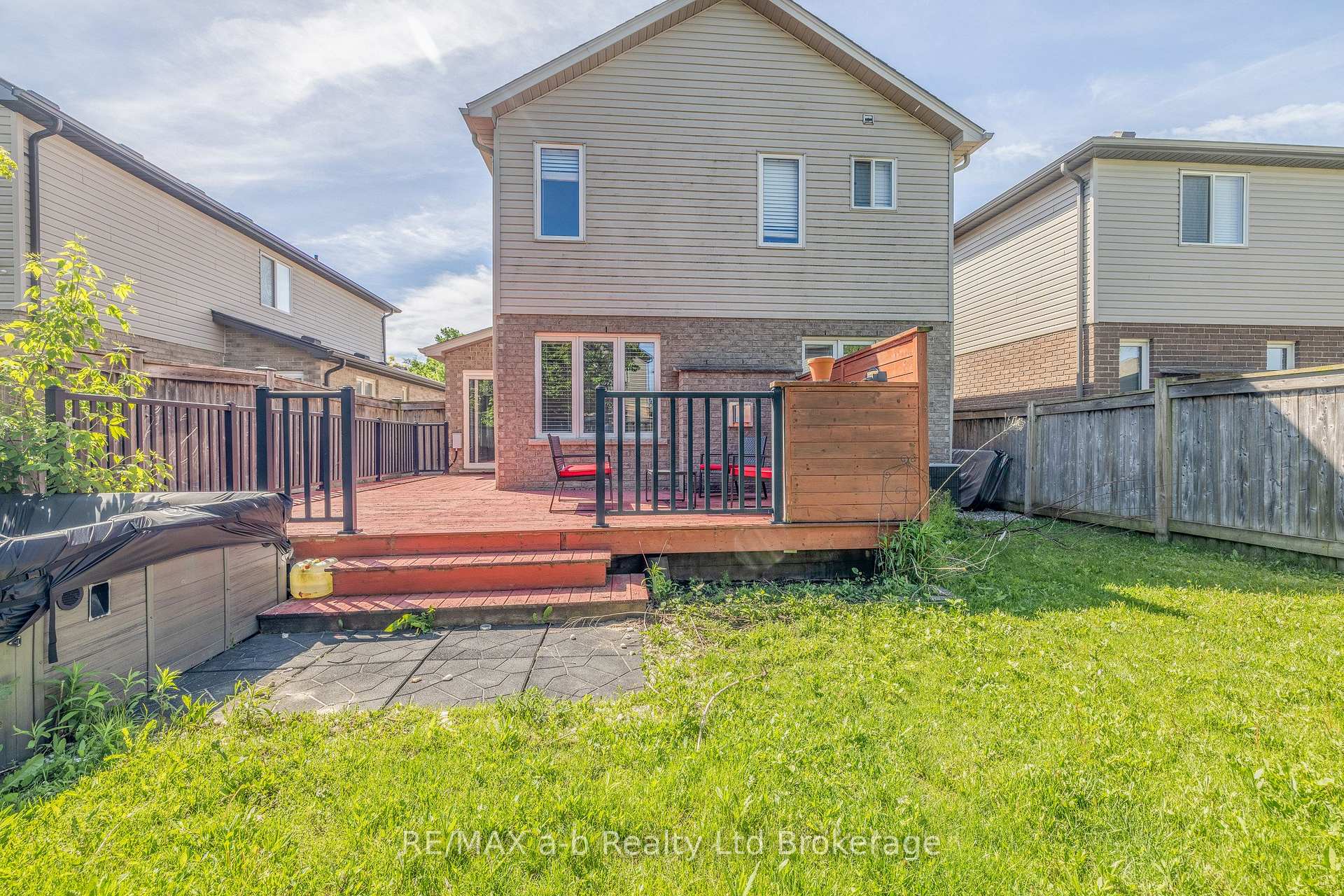 Photo 40 of 712 Blackacres Boulevard, London, North E — HOMEH
