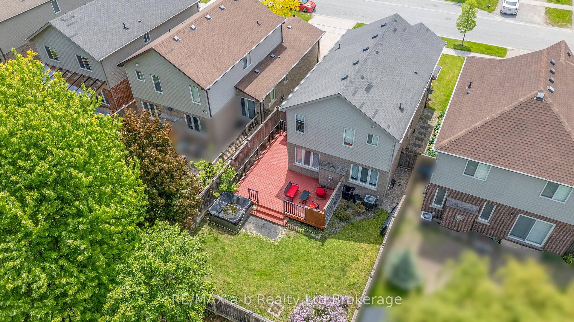 Photo 42 of 712 Blackacres Boulevard, London, North E — HOMEH