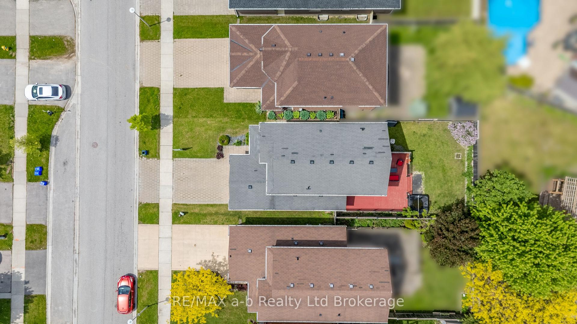 Photo 43 of 712 Blackacres Boulevard, London, North E — HOMEH