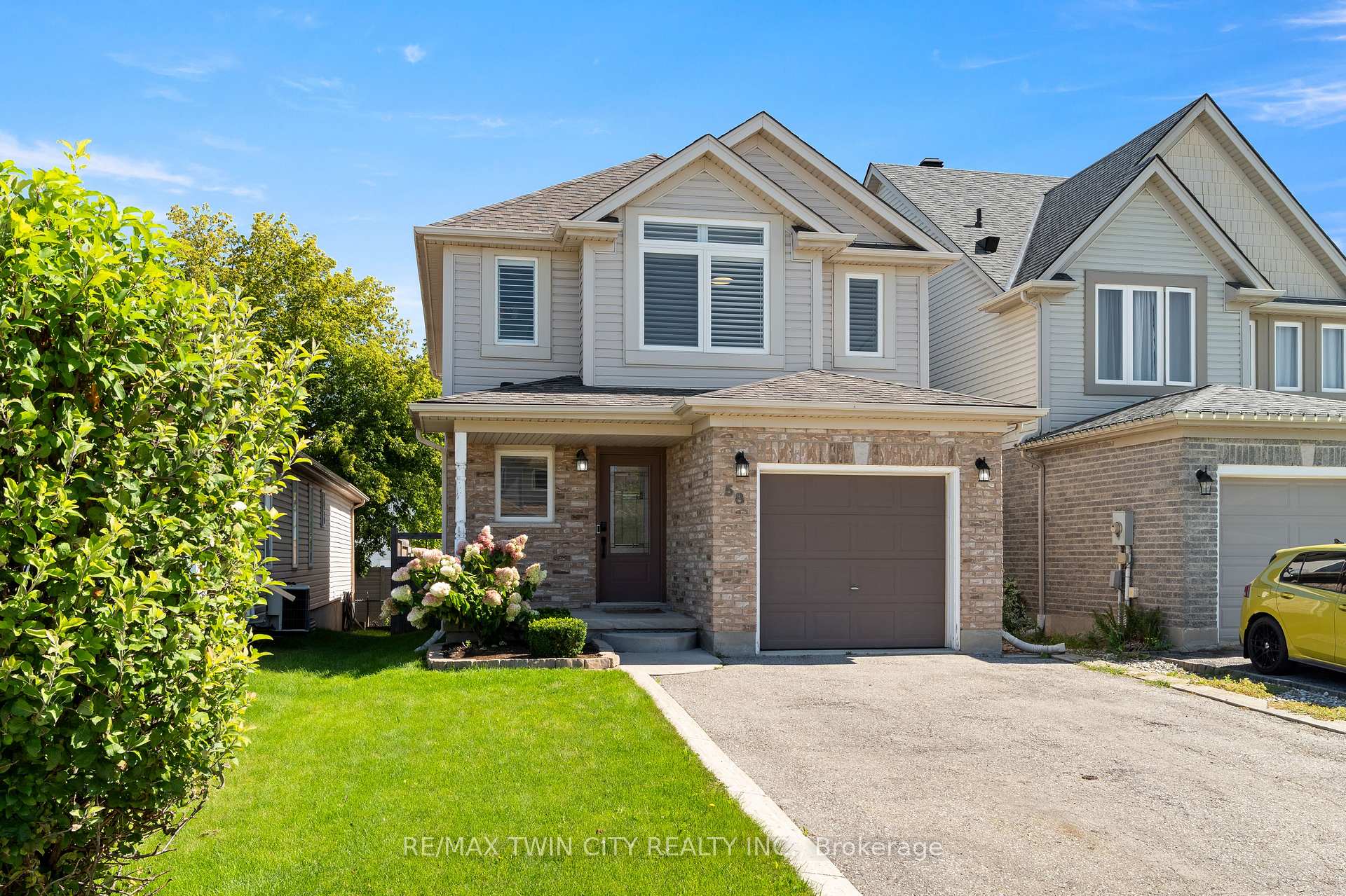 Photo 2 of 58 Chateau Crescent, Cambridge, Lang's Farm — HOMEH