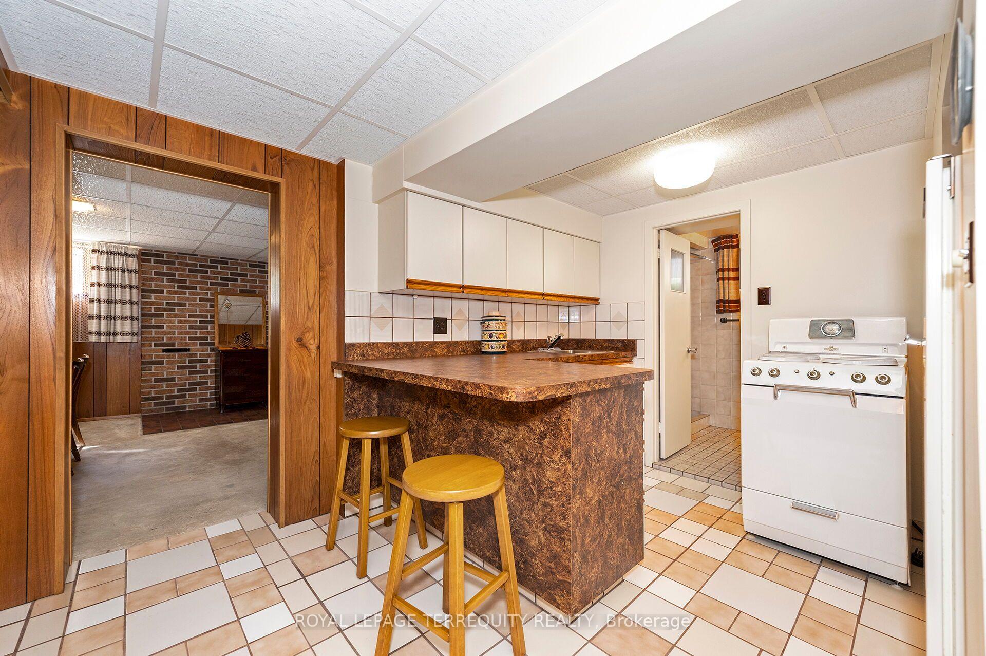 Photo 23 of 11 Picton Crescent, North York, Downsview-Roding-CFB — HOMEH