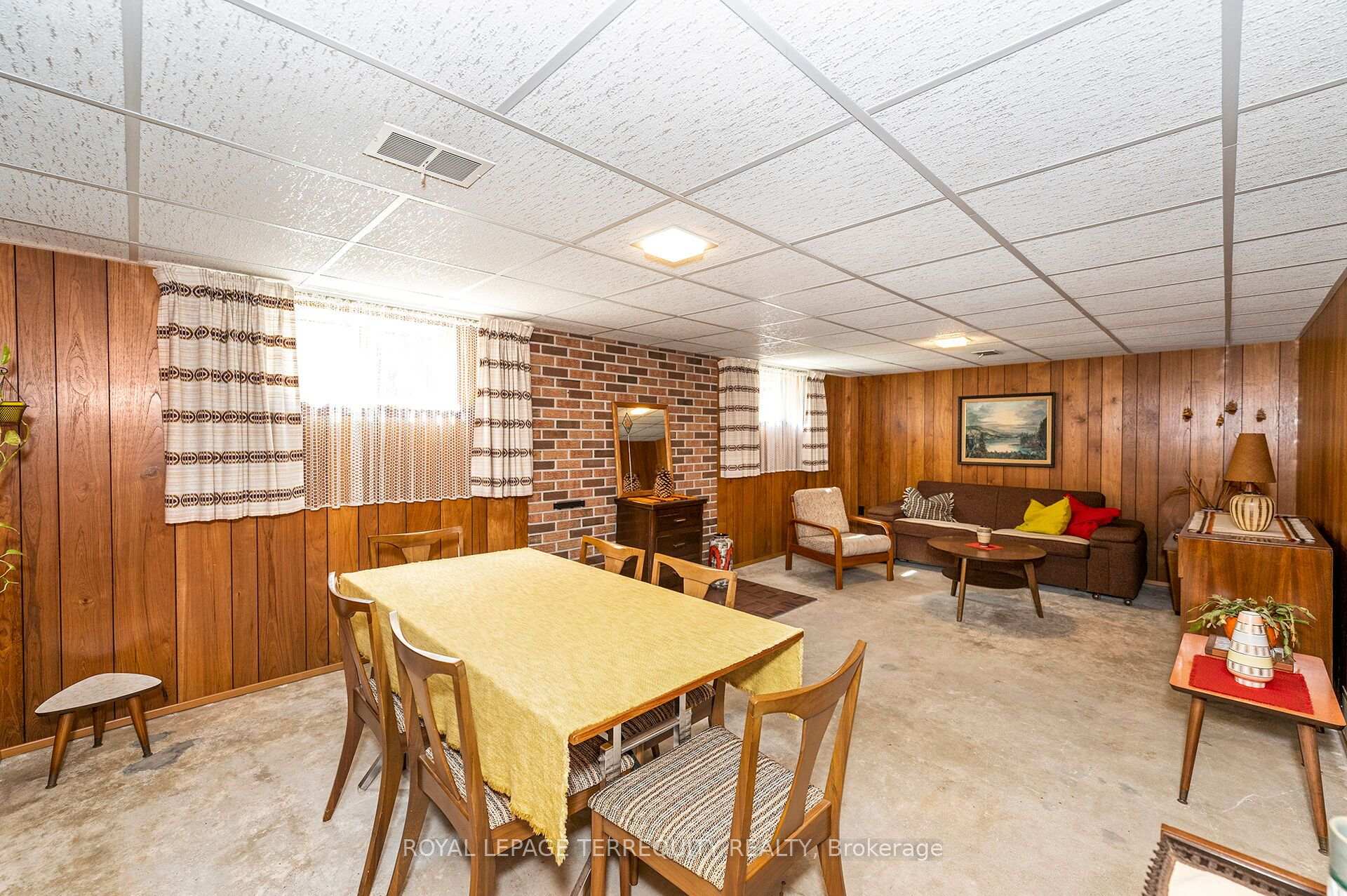 Photo 27 of 11 Picton Crescent, North York, Downsview-Roding-CFB — HOMEH