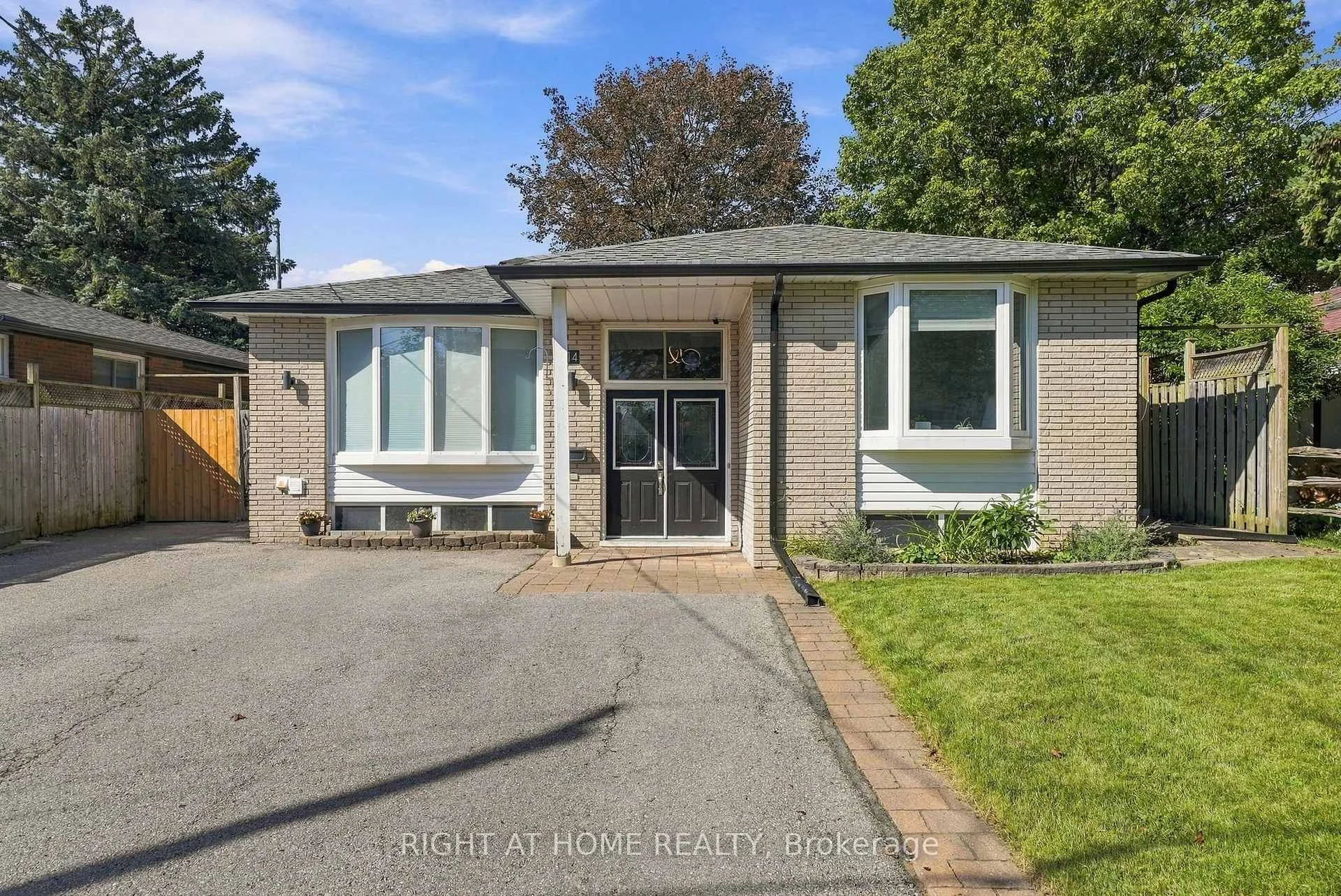 Photo 2 of 14 Cole Avenue, Clarington, Bowmanville — HOMEH