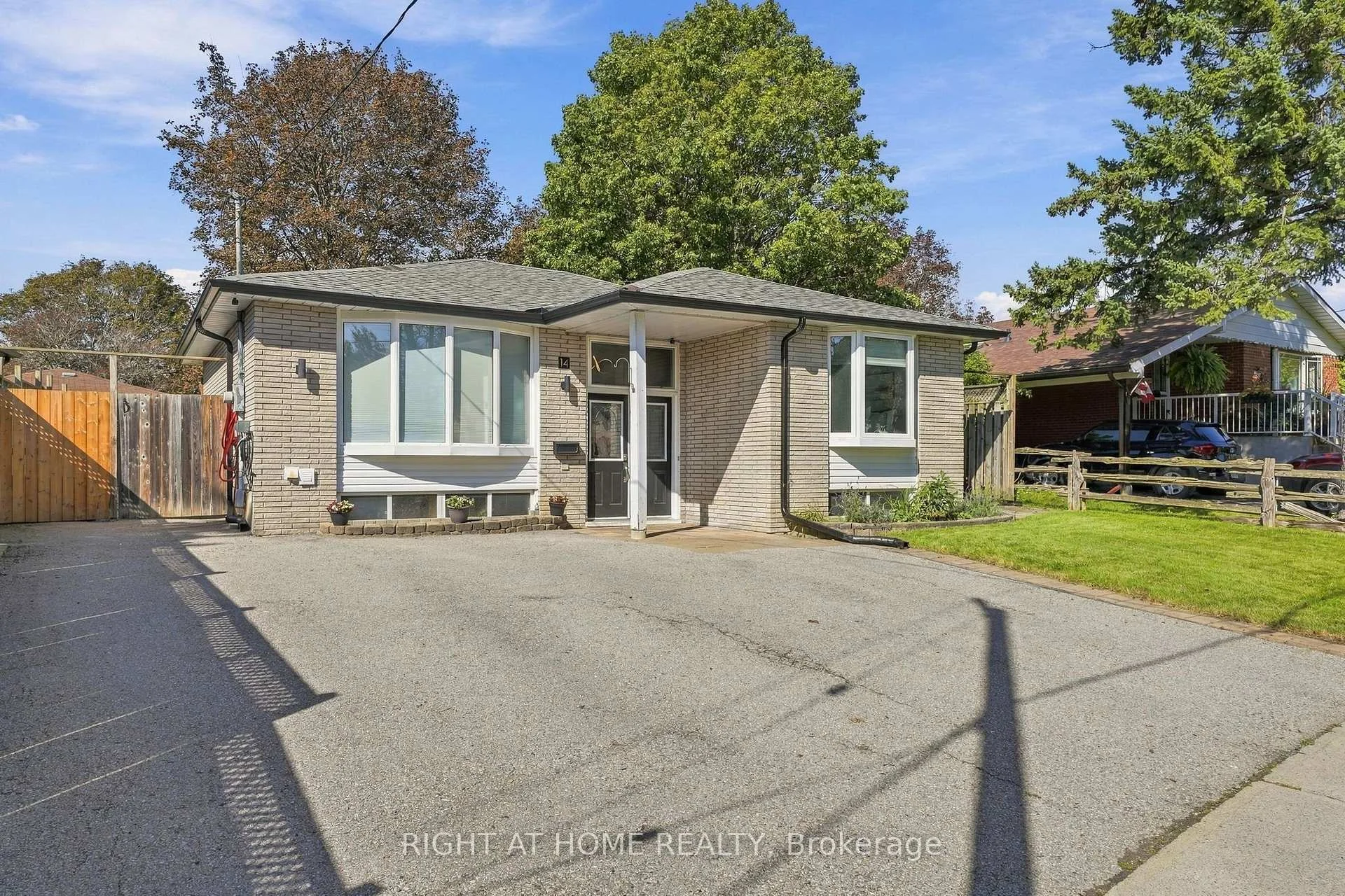 Photo 7 of 14 Cole Avenue, Clarington, Bowmanville — HOMEH
