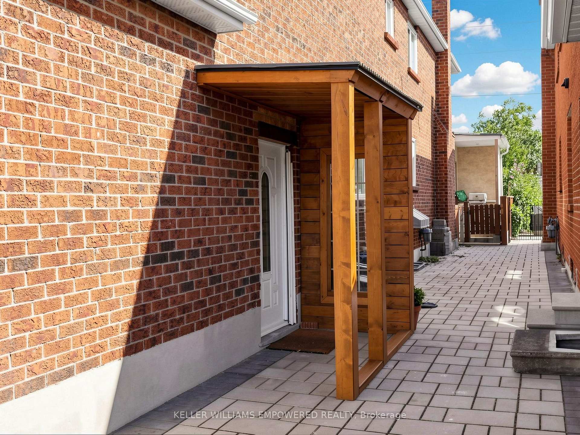 Photo 3 of 65 Terra Road, Vaughan, East Woodbridge — HOMEH