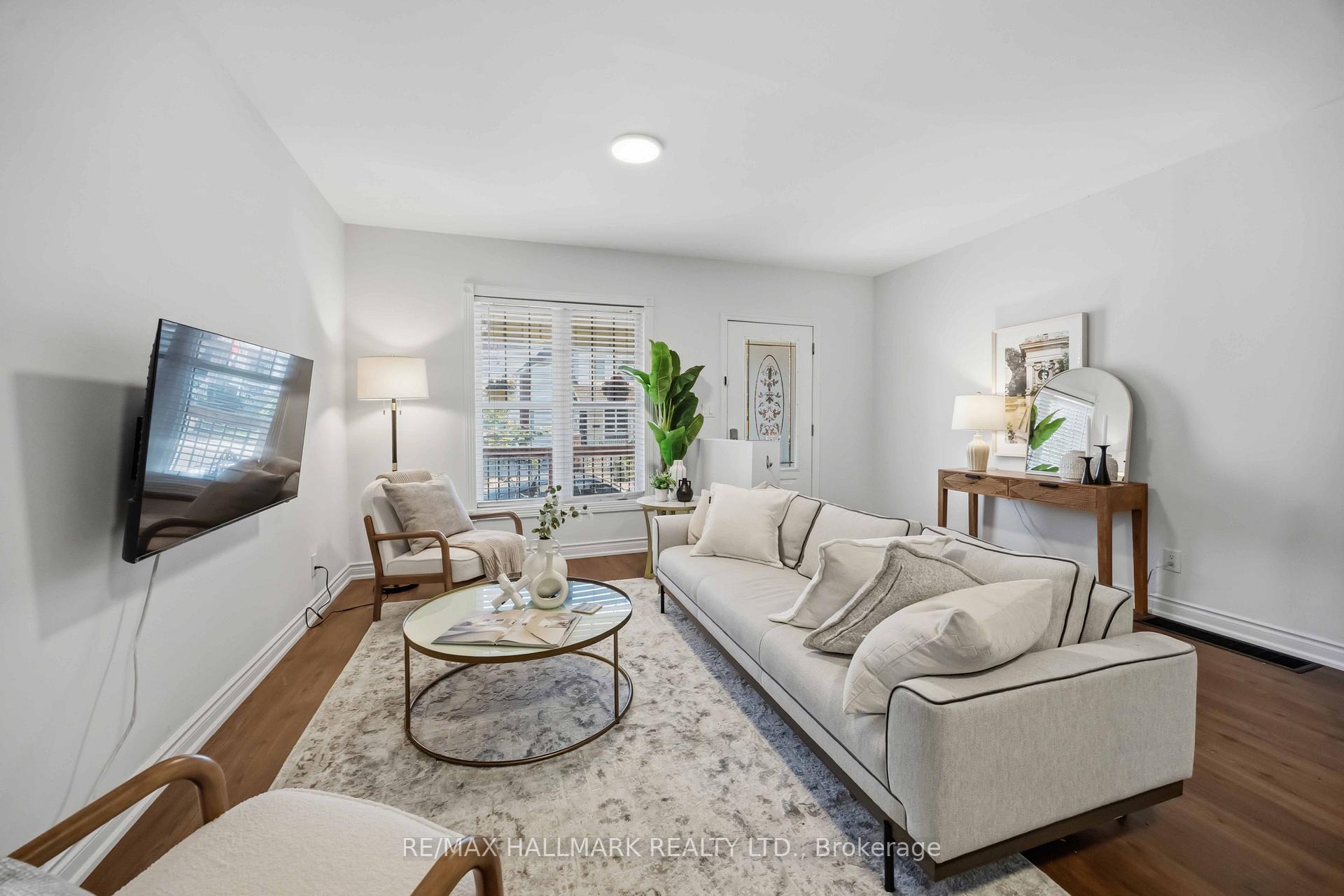 Photo 4 of 44 Holley Avenue, North York, Weston — HOMEH
